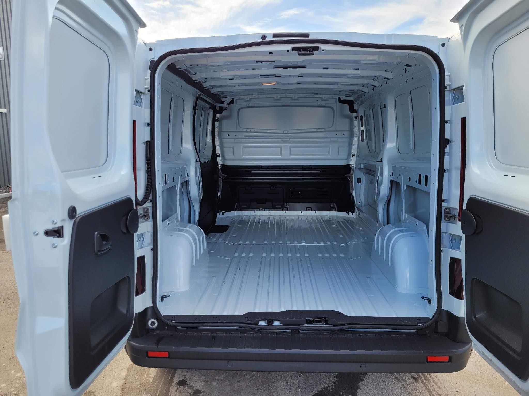 Renault Trafic Image 8