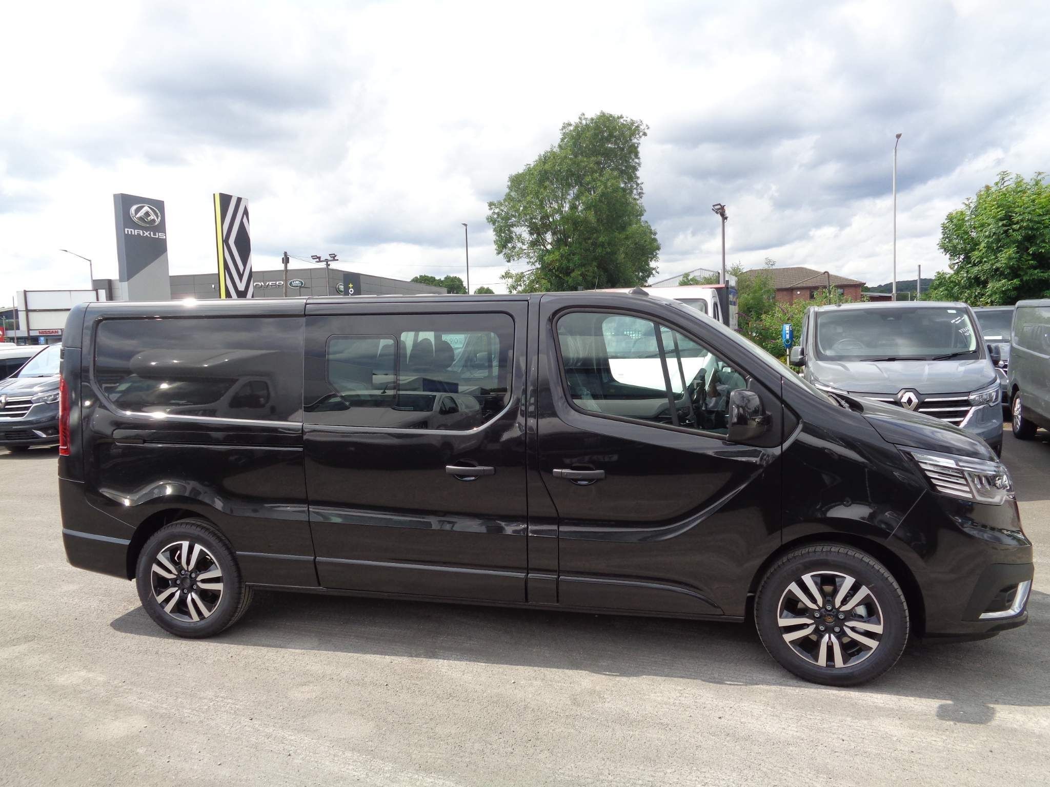 Renault Trafic Image 2