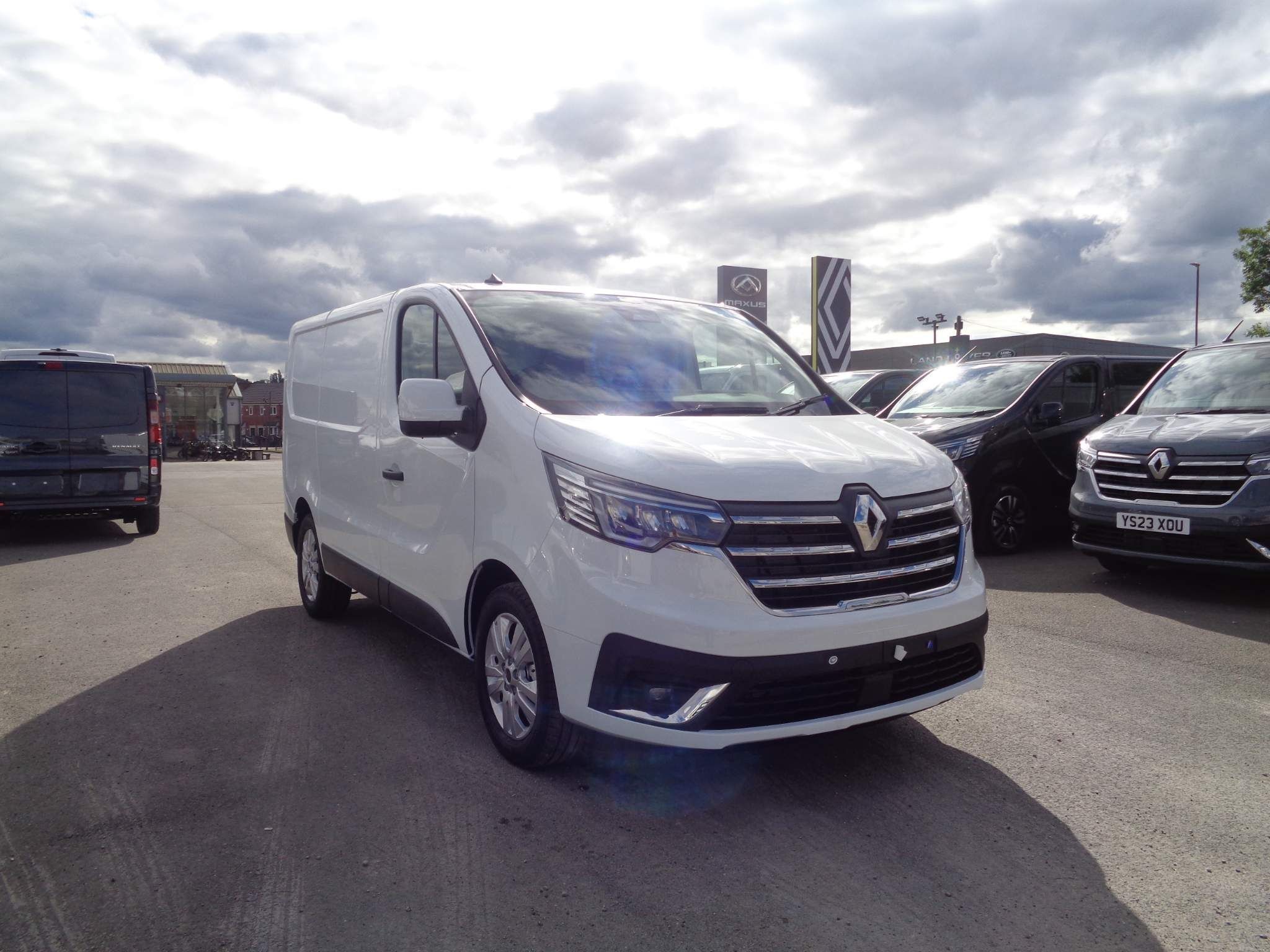 Renault Trafic Image 1