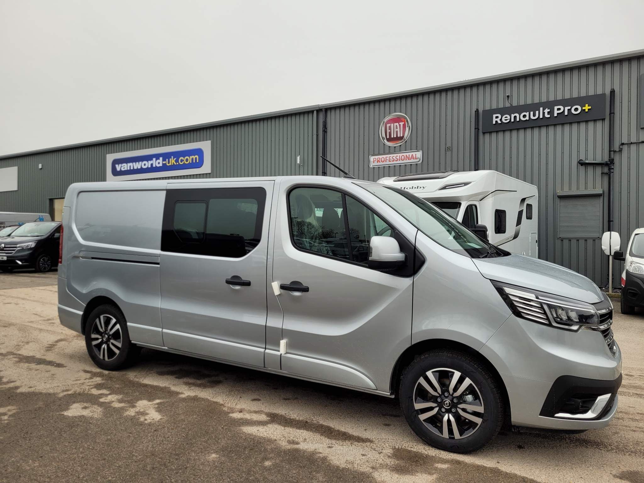 Renault Trafic Image 1