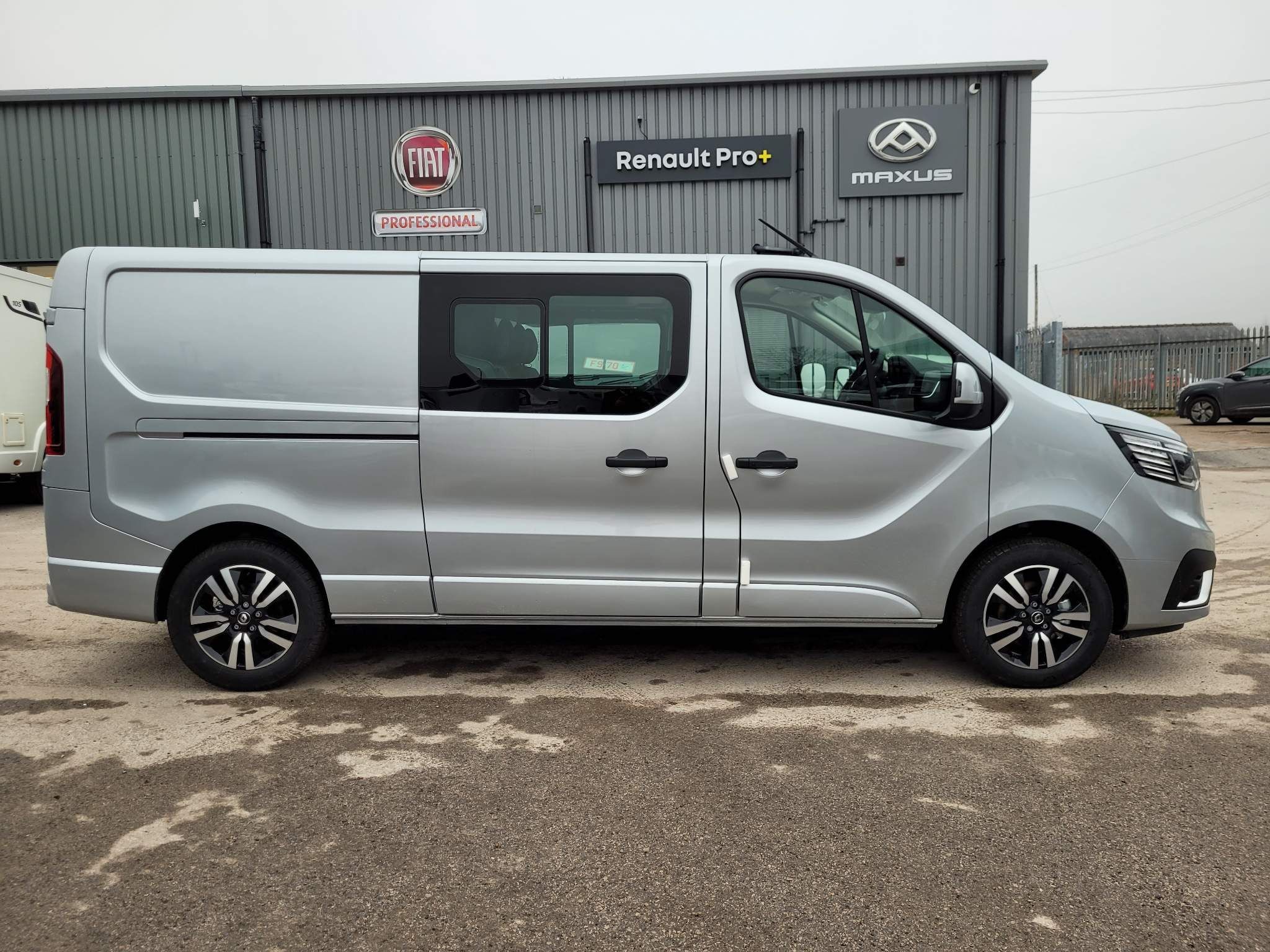 Renault Trafic Image 2