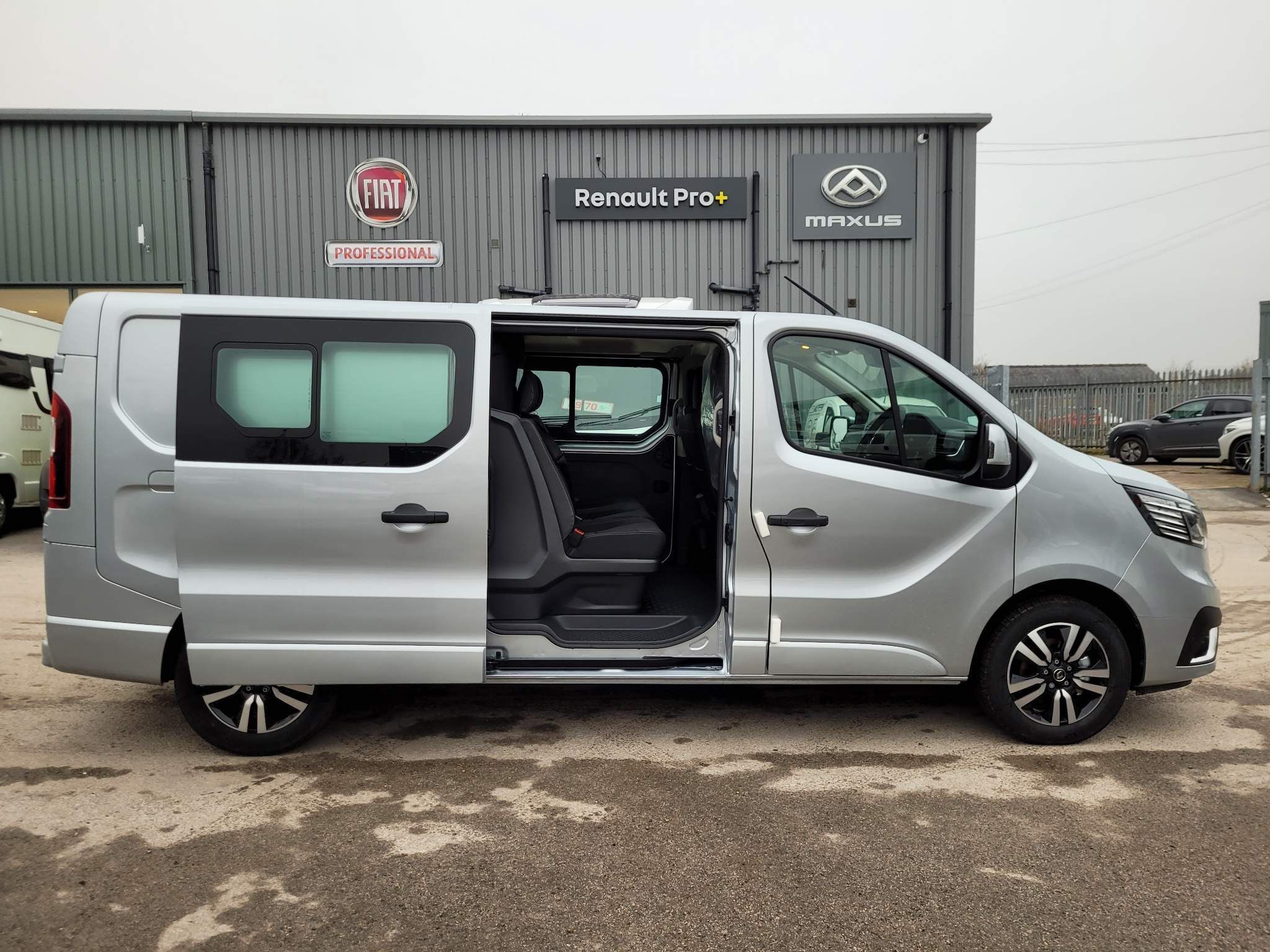 Renault Trafic Image 8