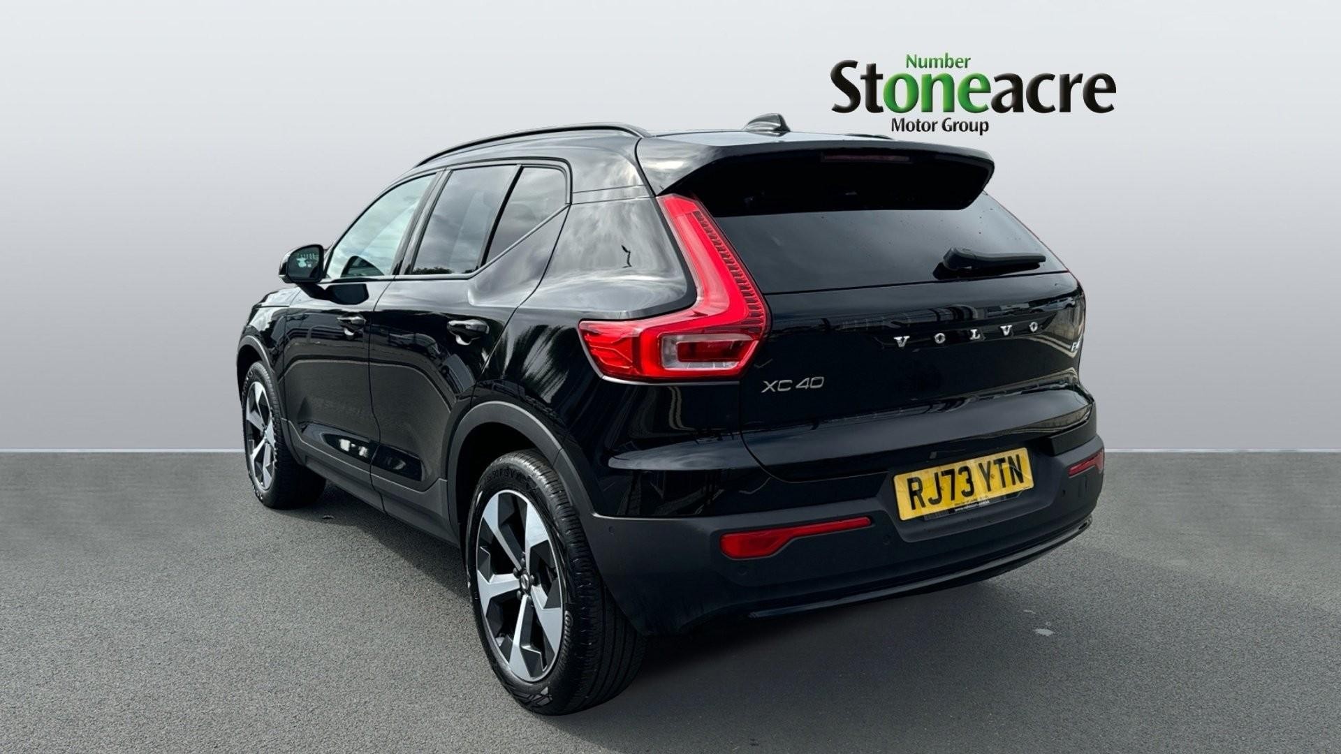 Volvo XC40 Image 2