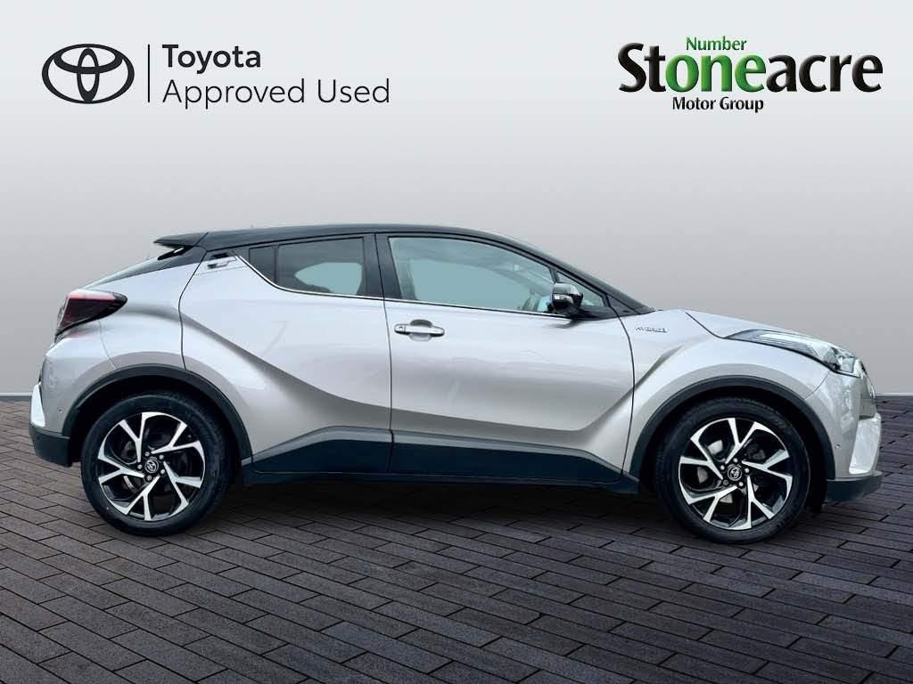 Toyota C-HR Image 2