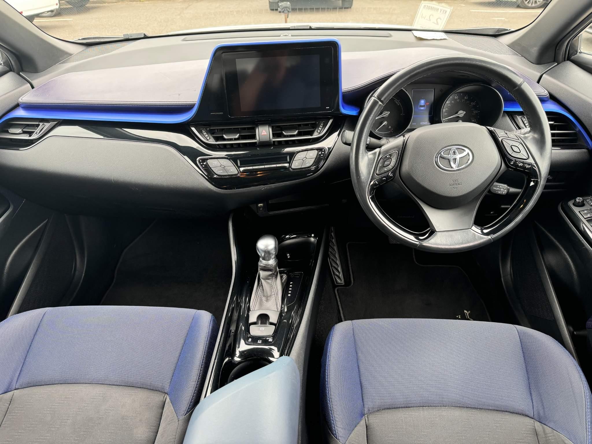 Toyota C-HR Image 15