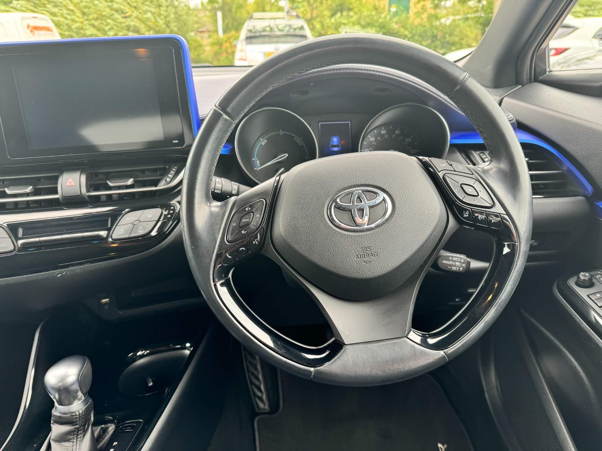 Toyota C-HR Image 17