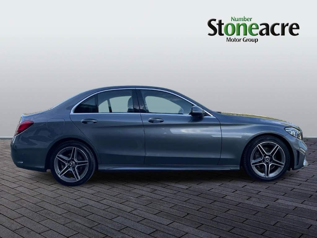 Mercedes-Benz C-Class Image 4