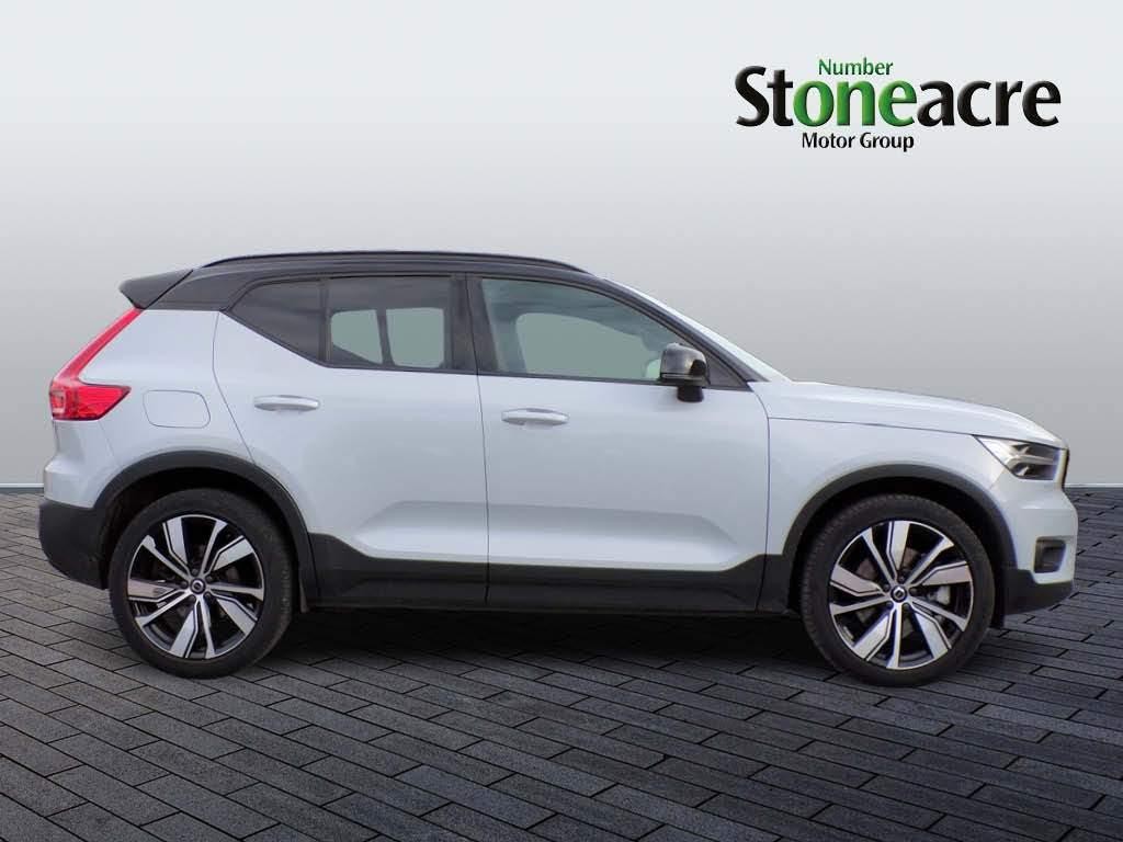 Volvo XC40 Image 2