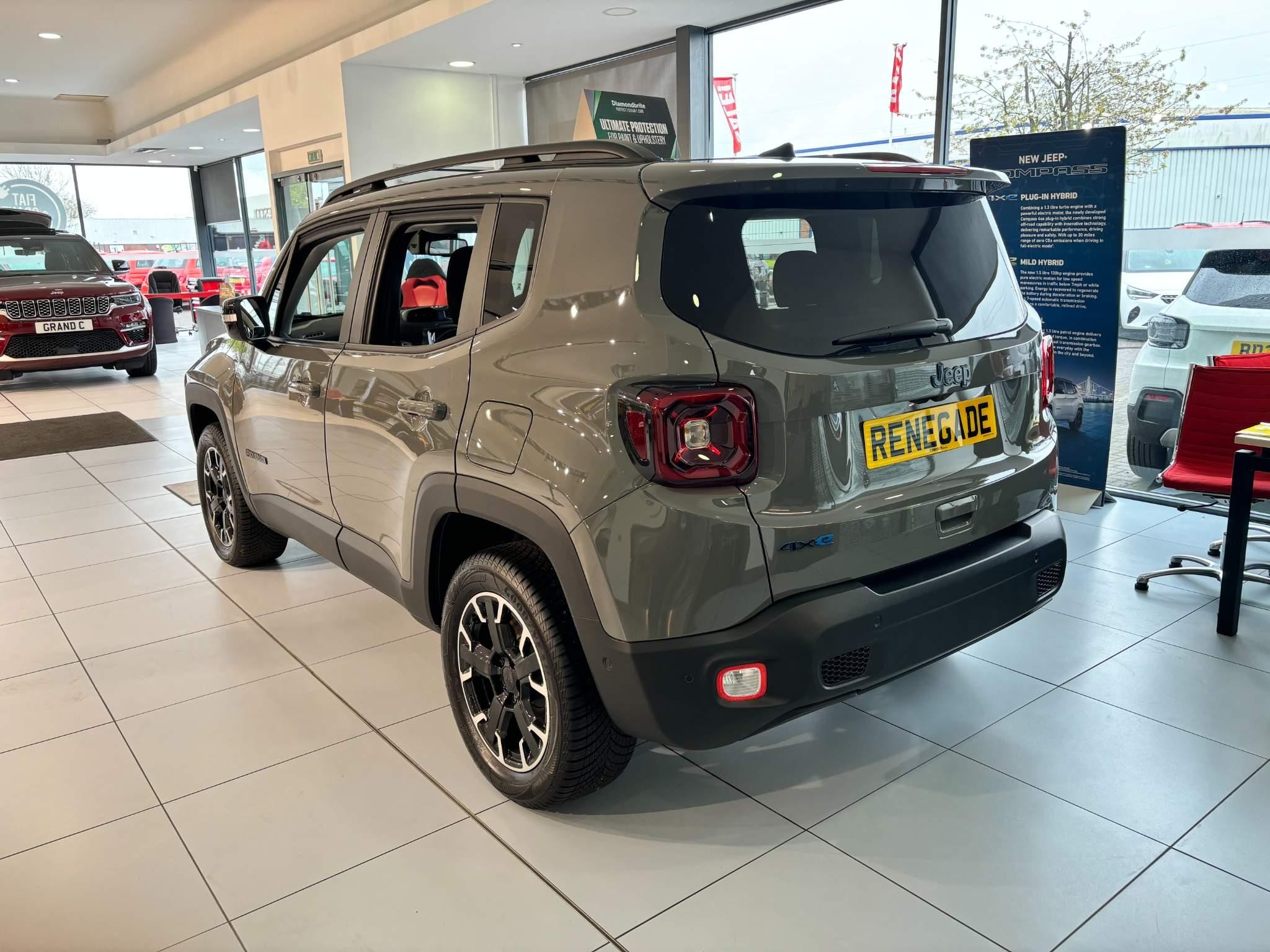 Jeep Renegade Image 25