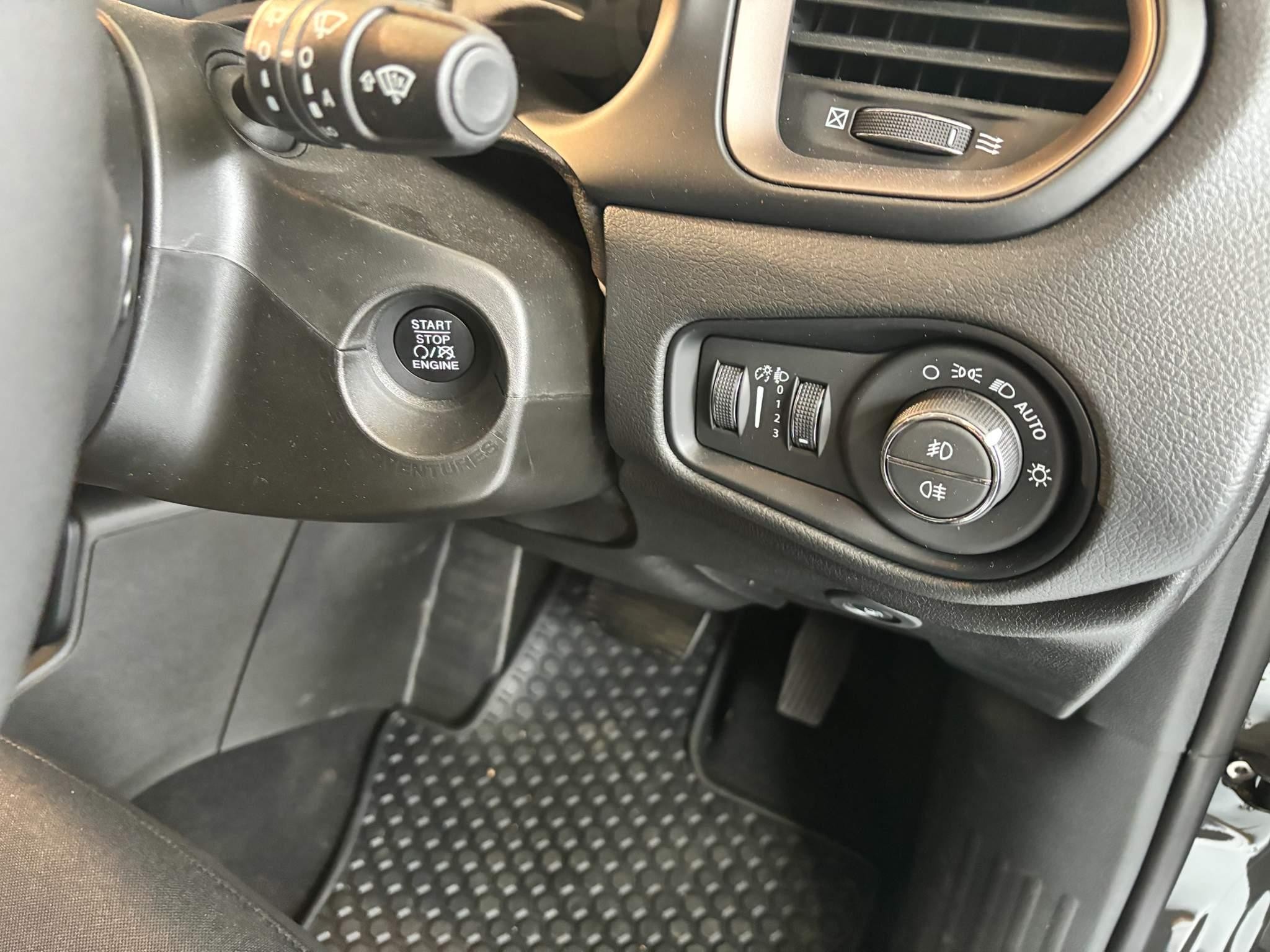 Jeep Renegade Image 31