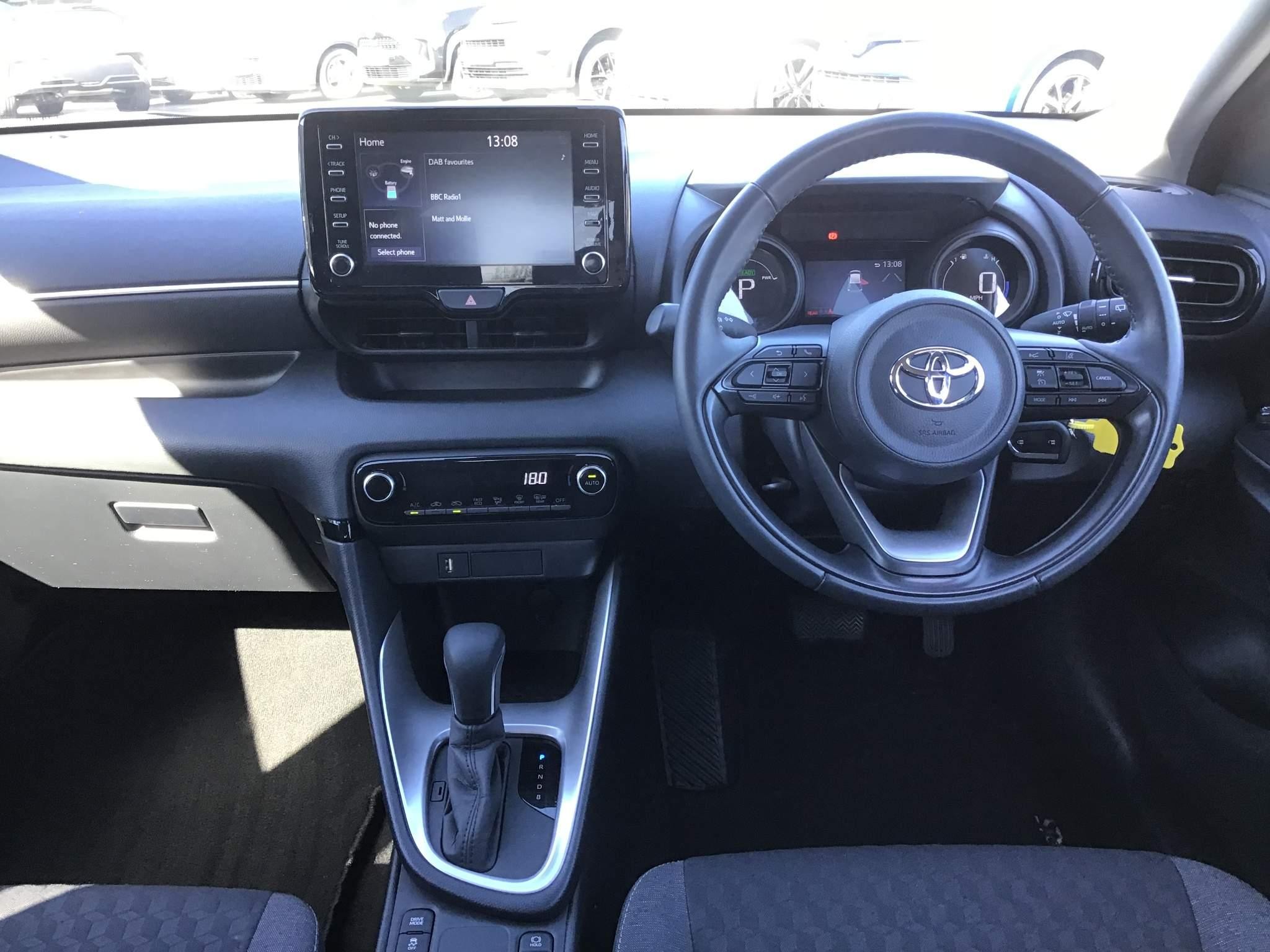 Toyota Yaris Image 14