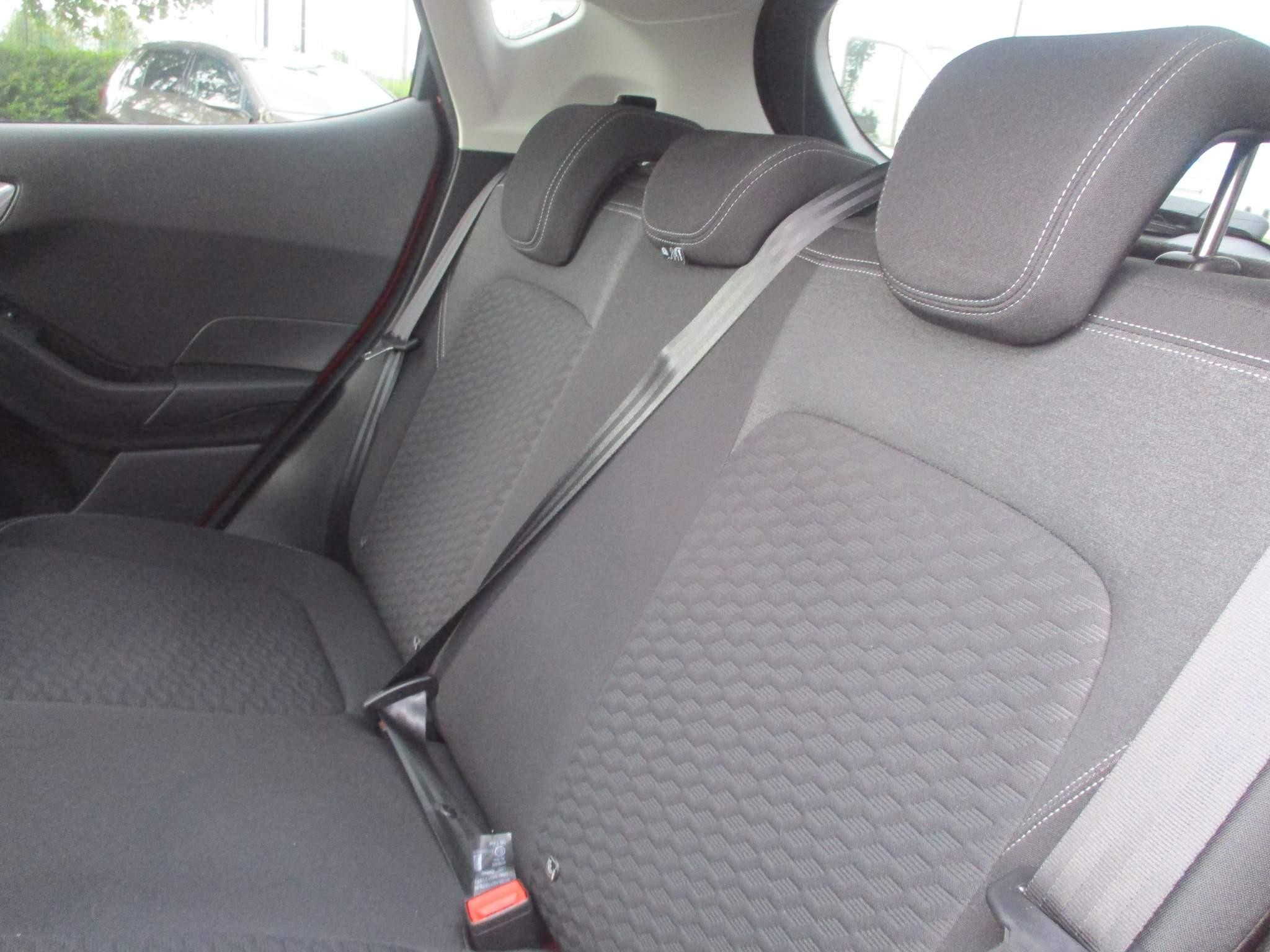 Ford Fiesta Image 18