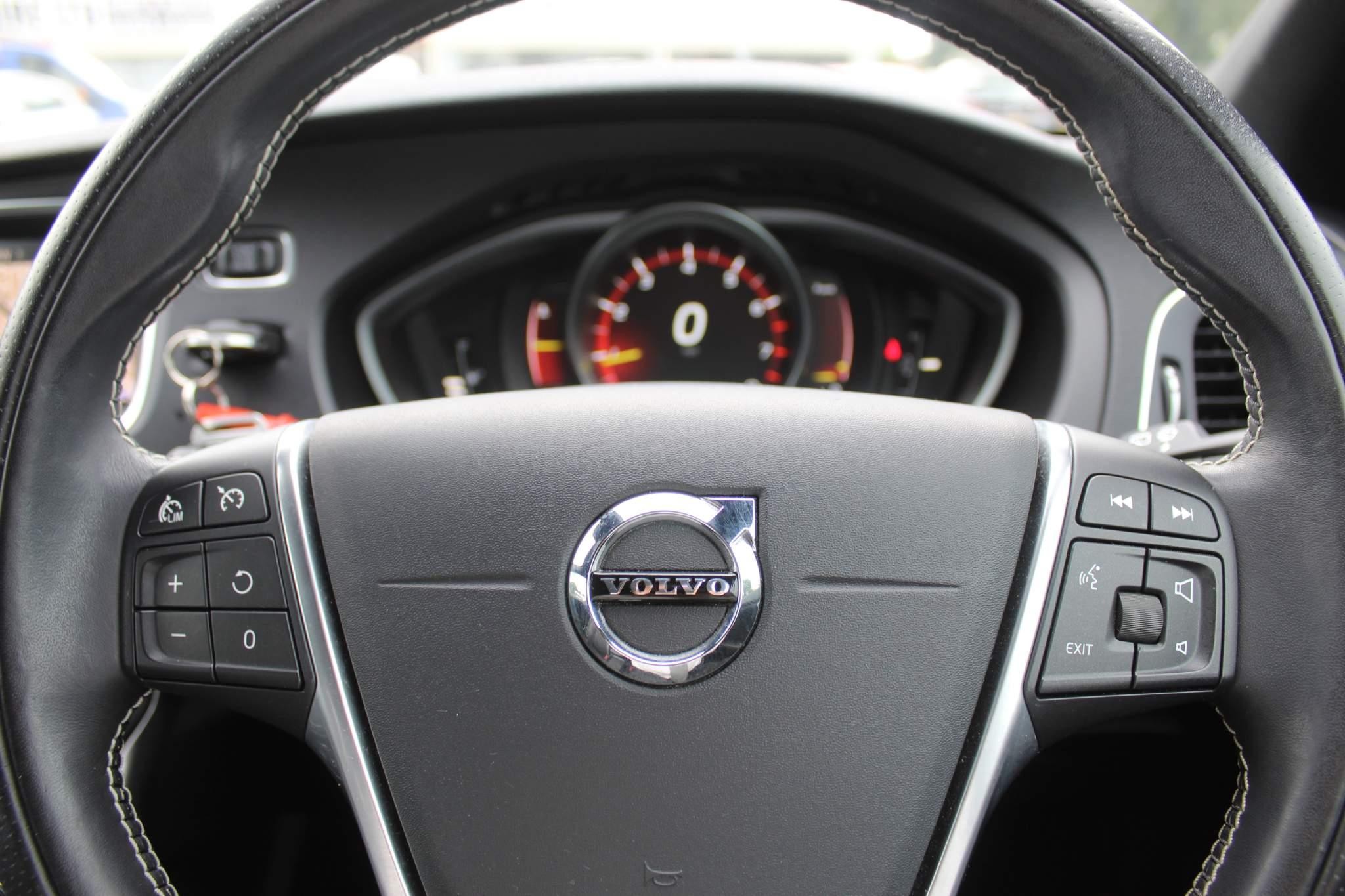 Volvo V40 Image 15