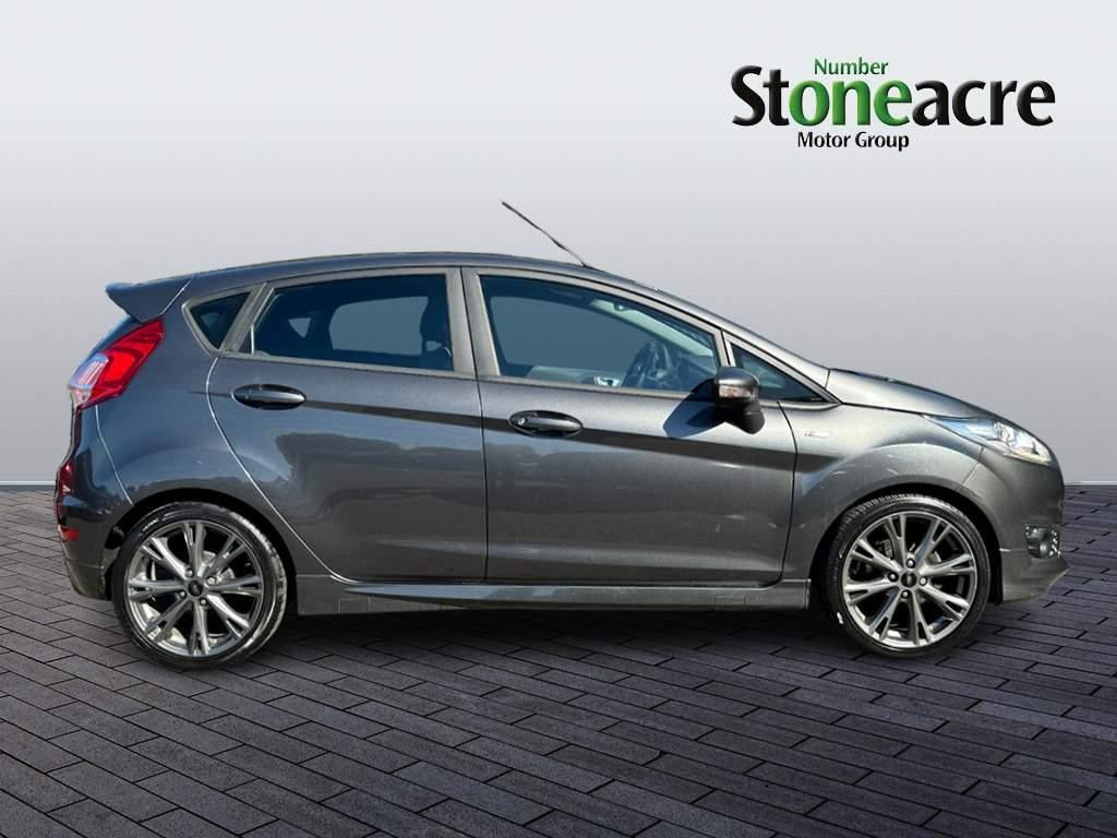 Ford Fiesta Image 2