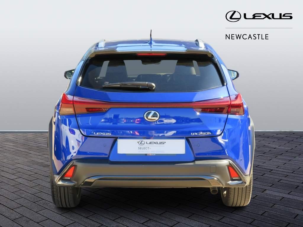 Lexus UX Self-Charging Hybrid Image 6