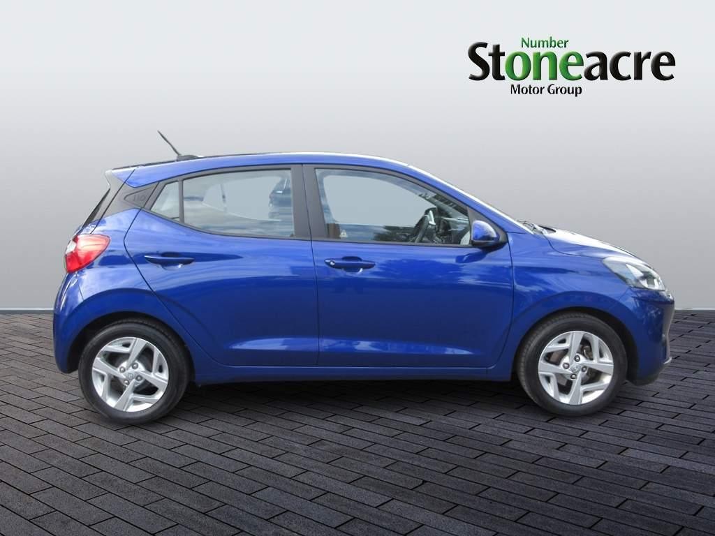 Hyundai i10 Image 2