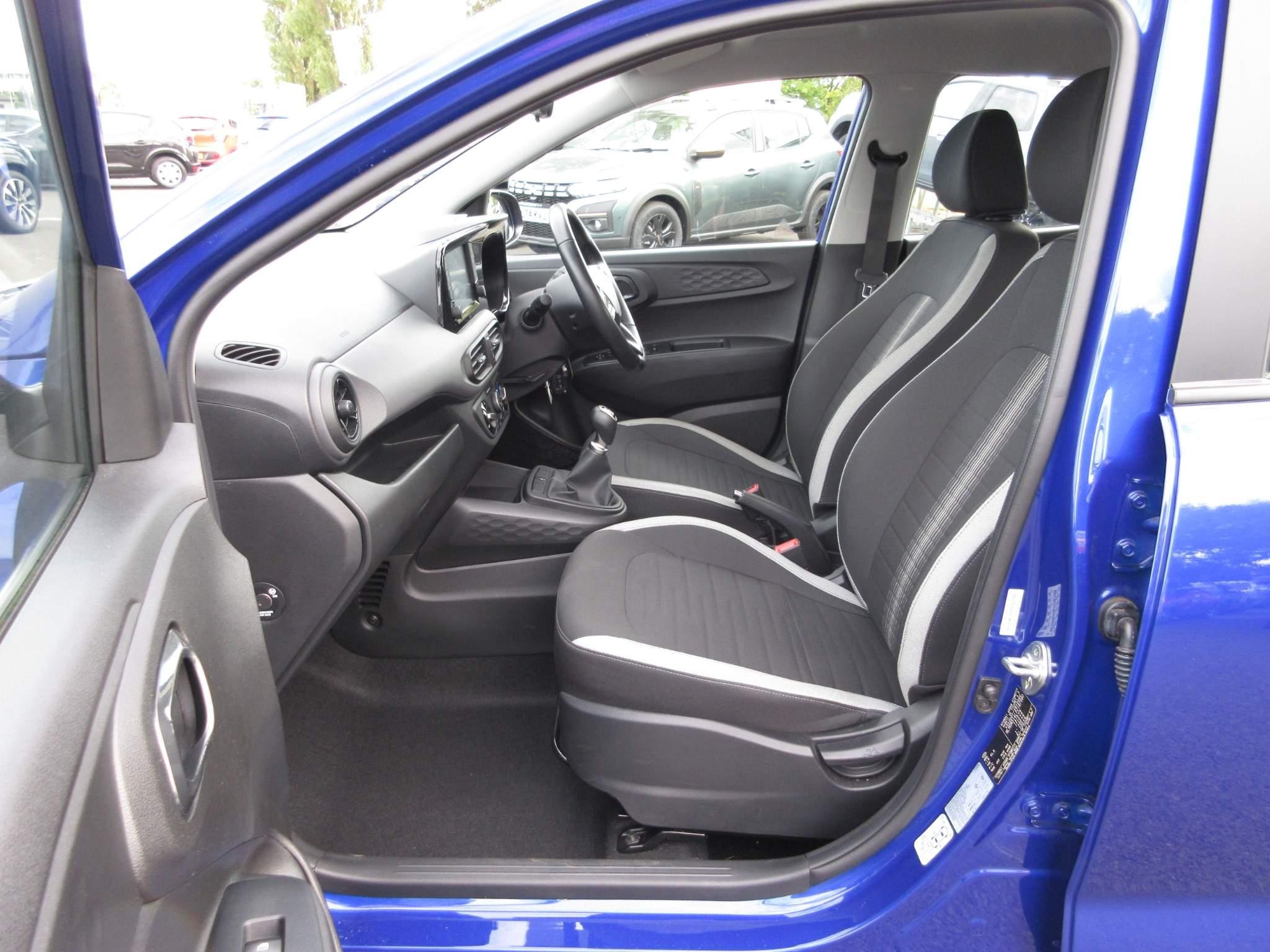 Hyundai i10 Image 11