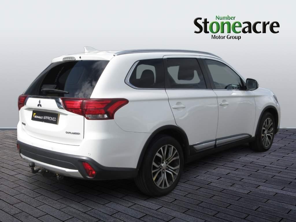 Mitsubishi Outlander Image 3