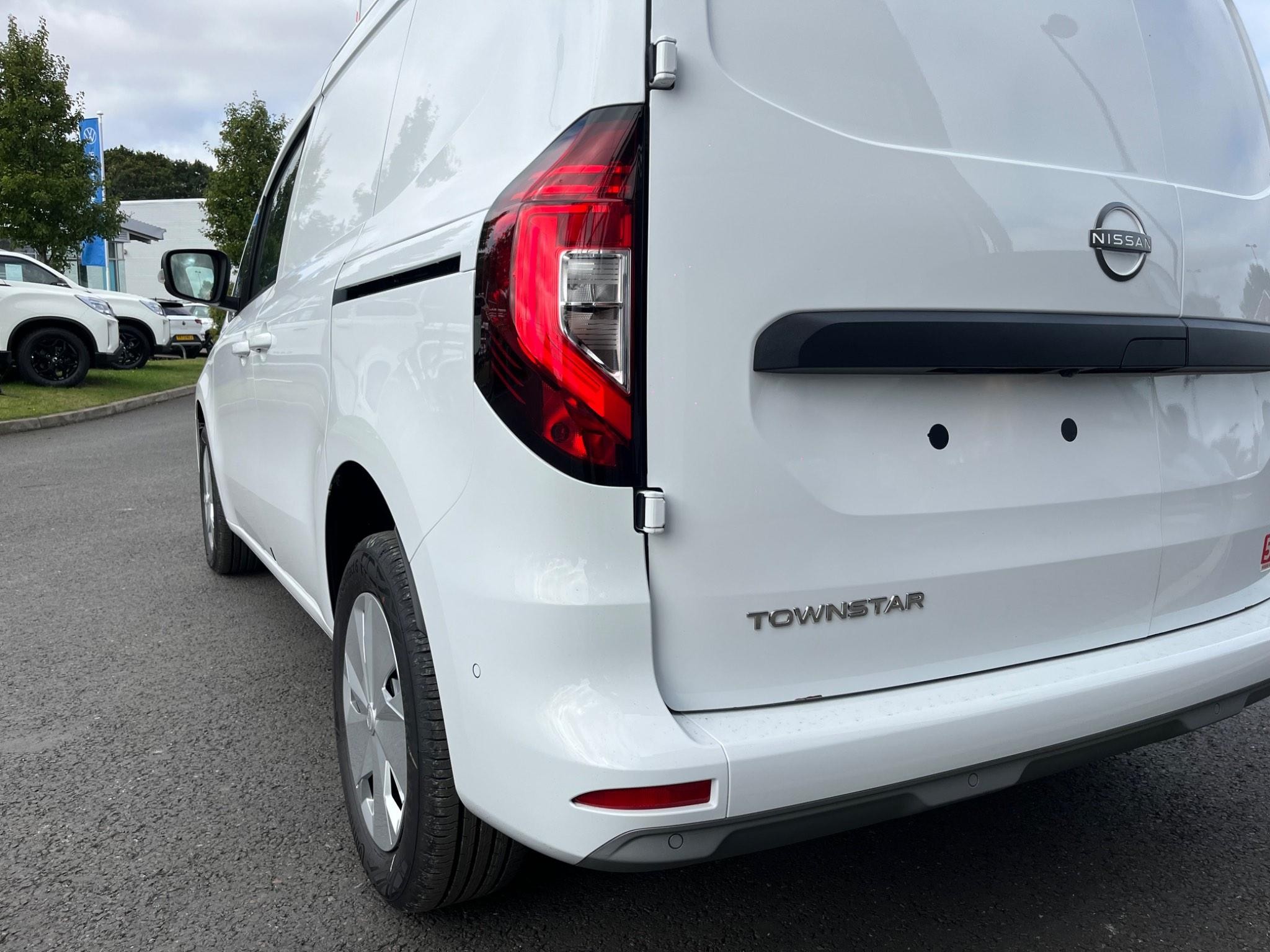 Nissan Townstar Image 13