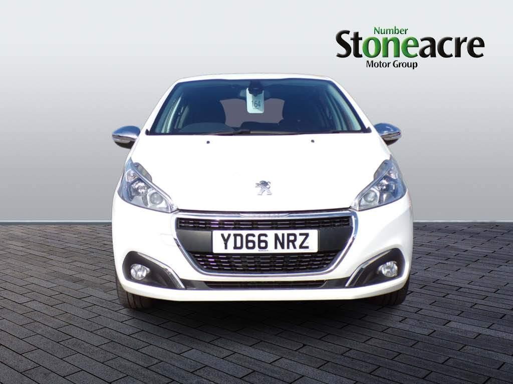 Peugeot 208 Image 2