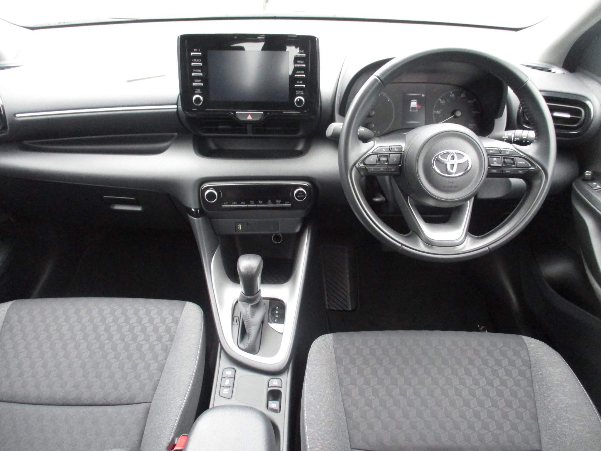 Toyota Yaris Image 15