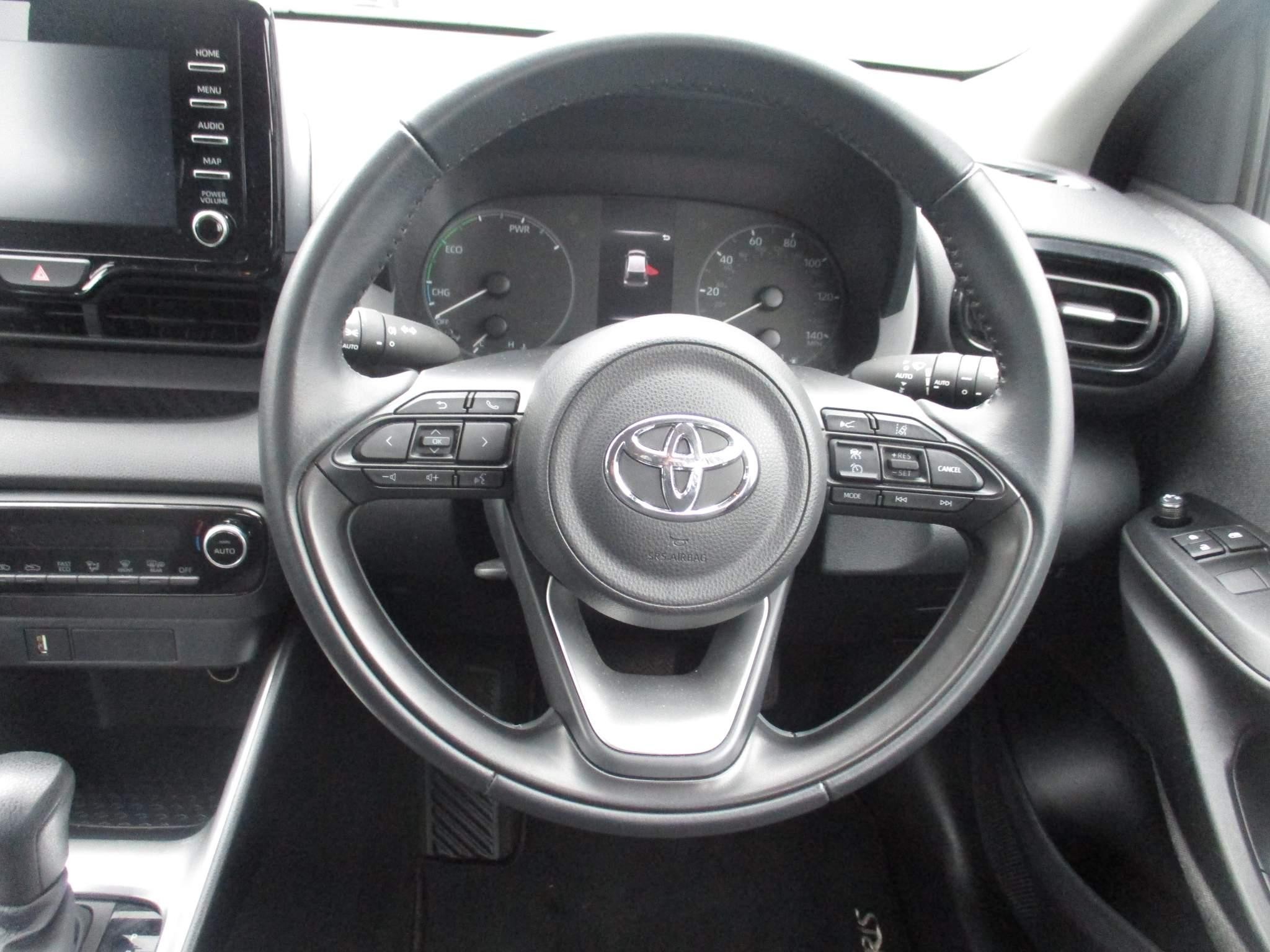 Toyota Yaris Image 17