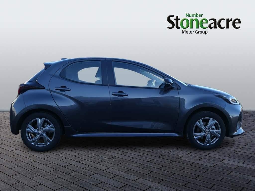 Mazda Mazda2 HYBRID Image 2