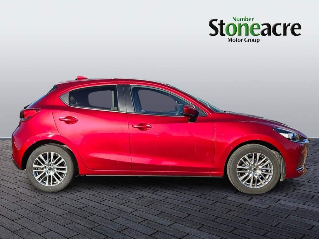 Mazda Mazda2 Image 2