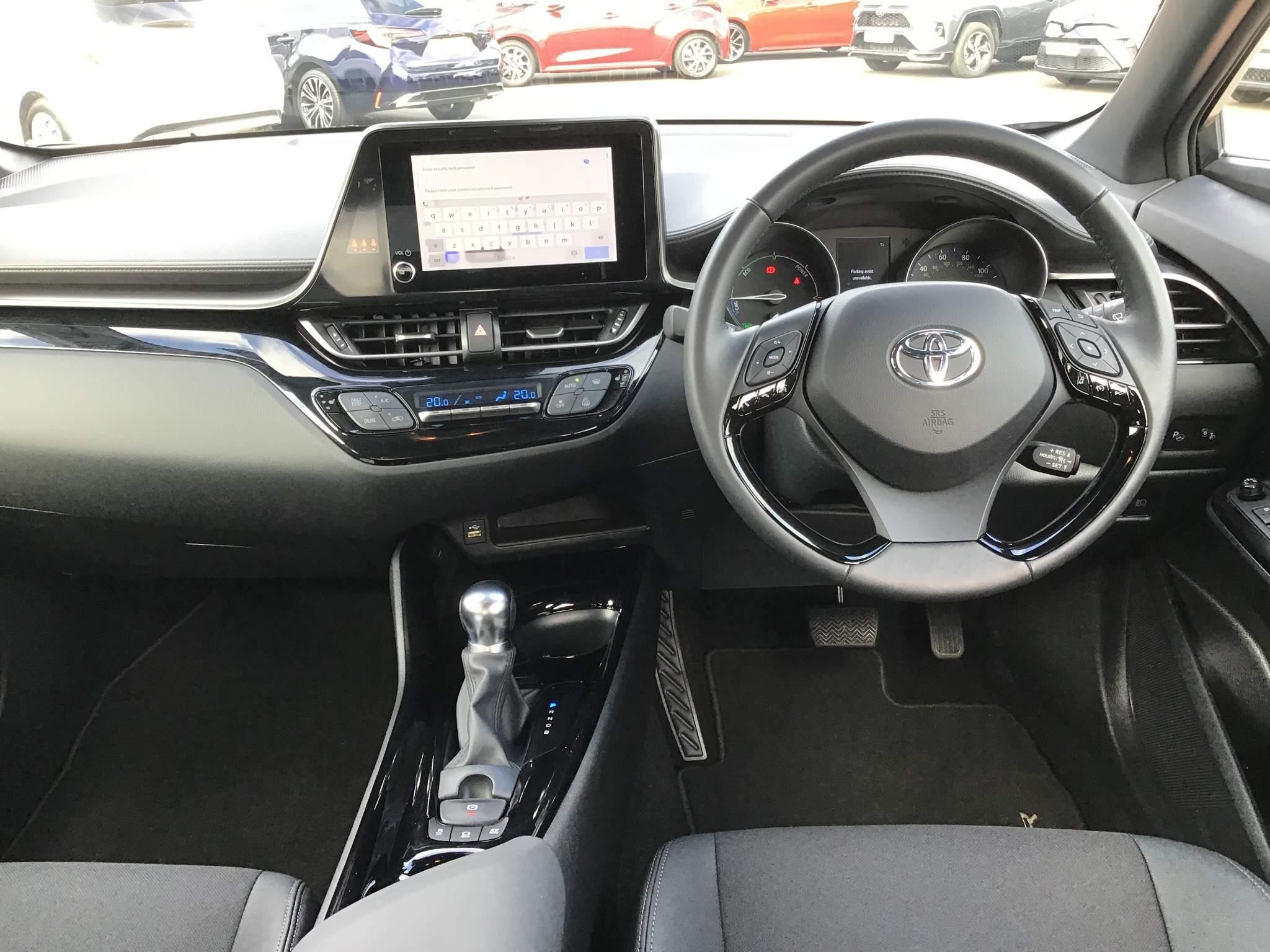 Toyota C-HR Image 14