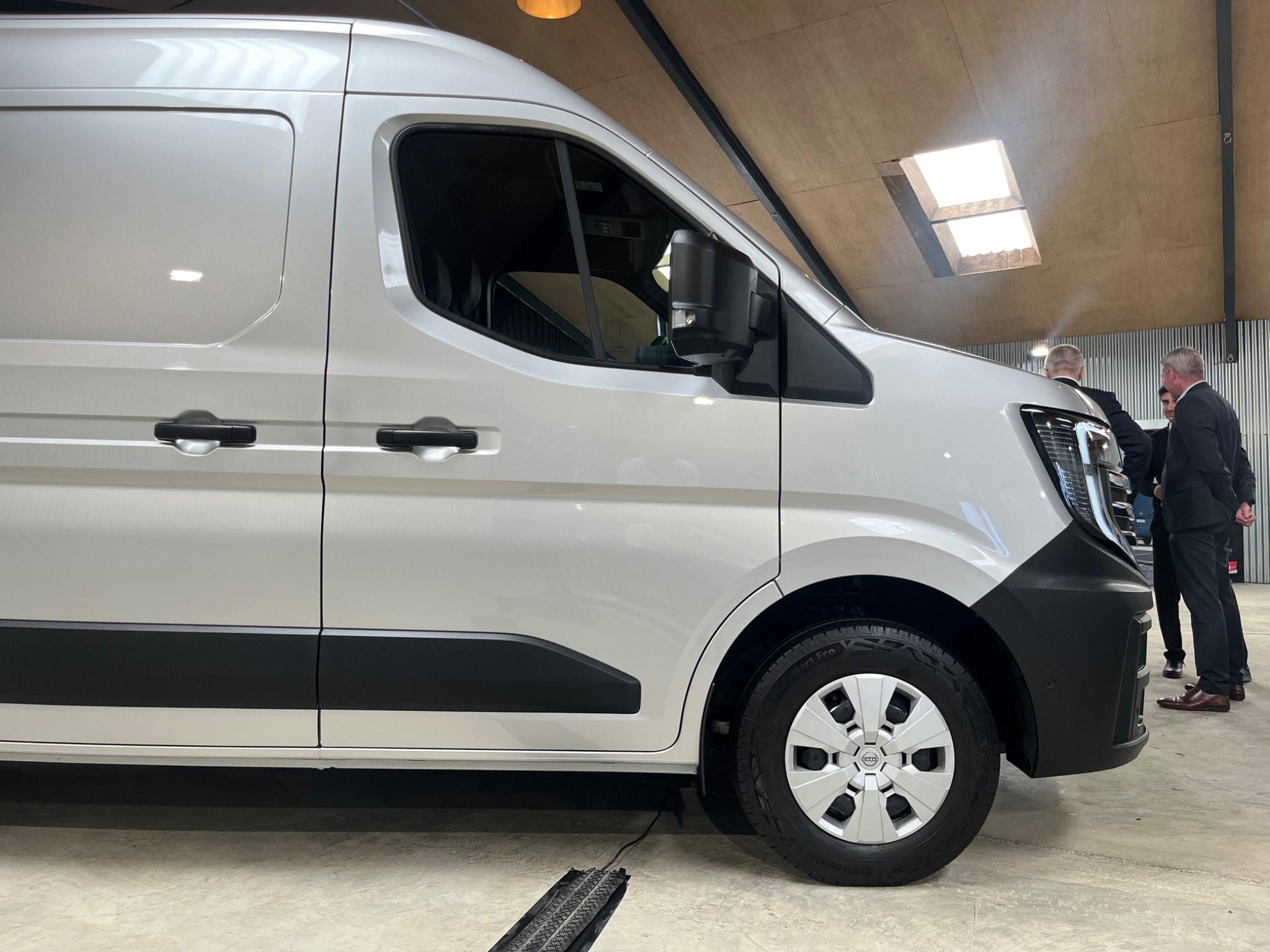 Nissan Interstar Image 11