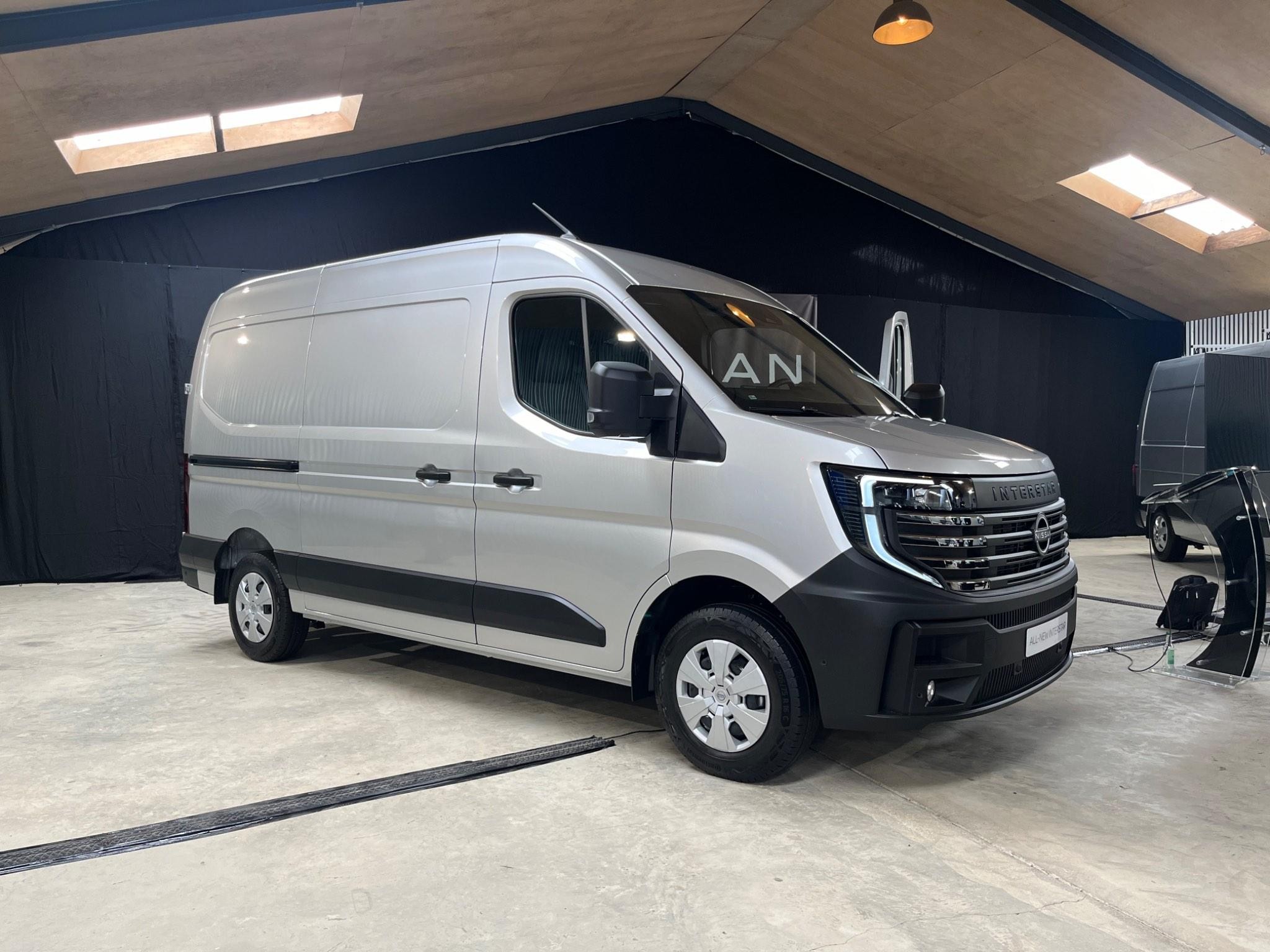 Nissan Interstar Image 17