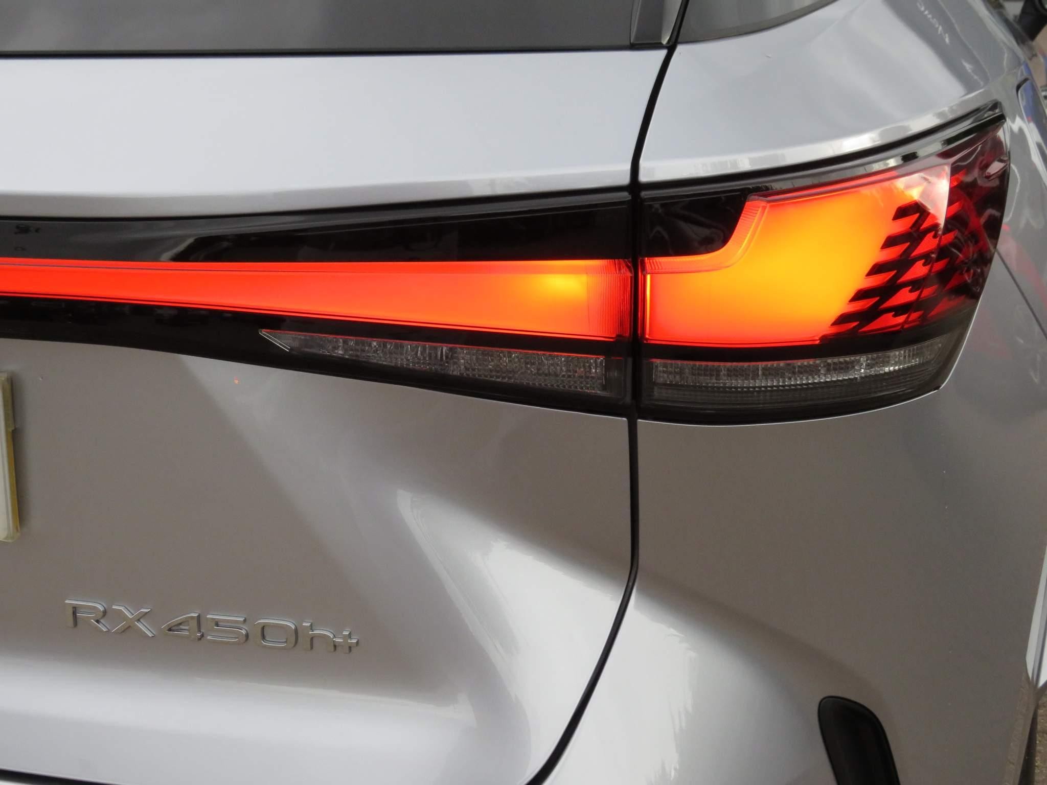 Lexus RX Plug-in Hybrid Image 49