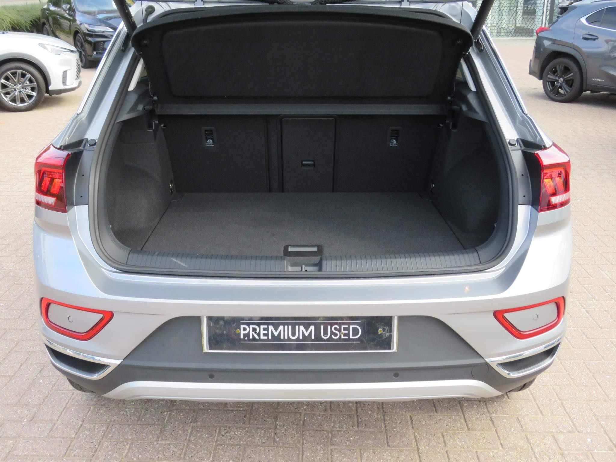 Volkswagen T-Roc Image 12