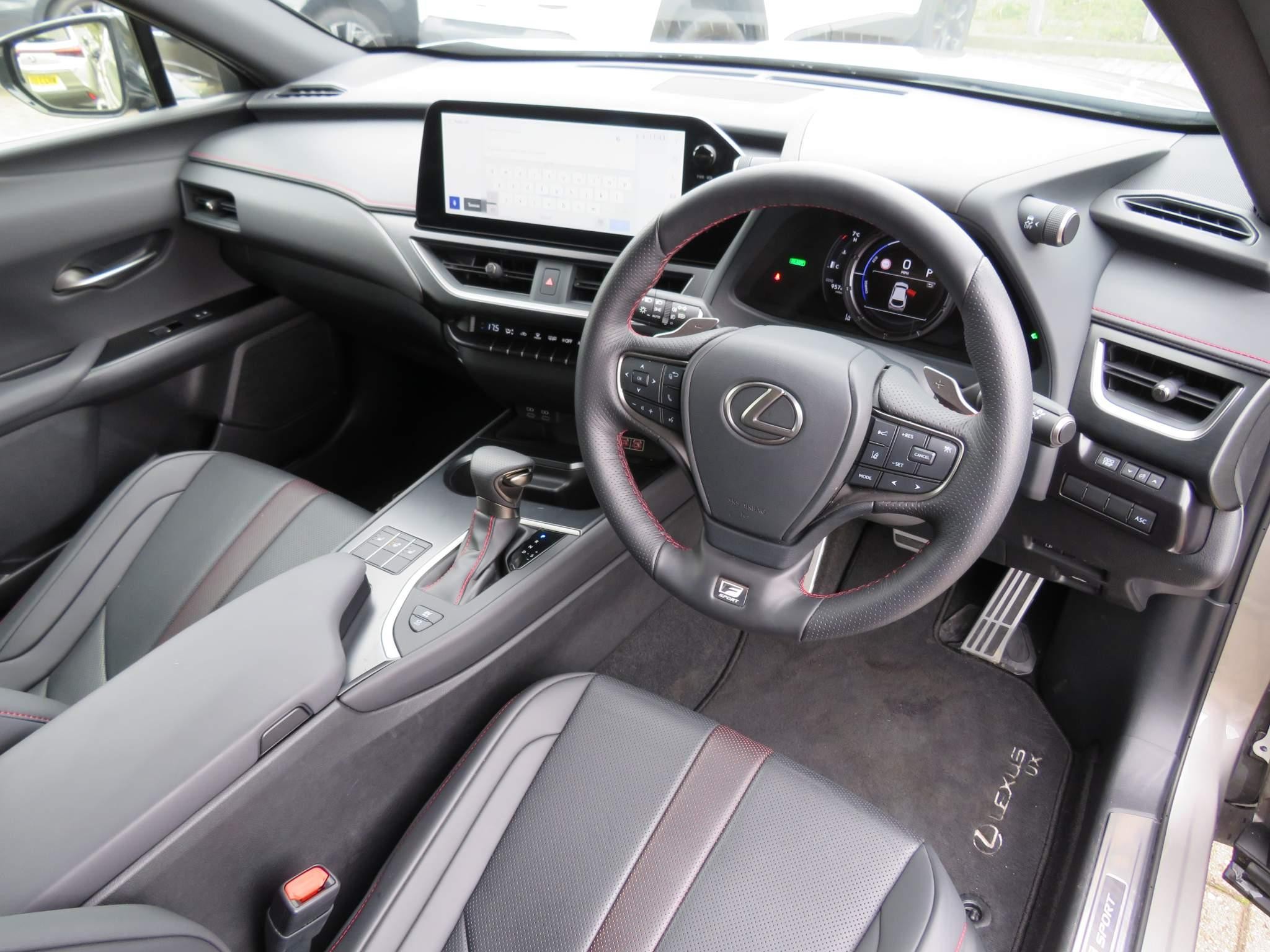 Lexus UX Image 12