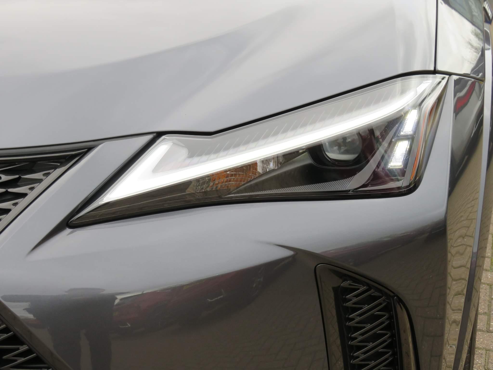 Lexus UX Image 35