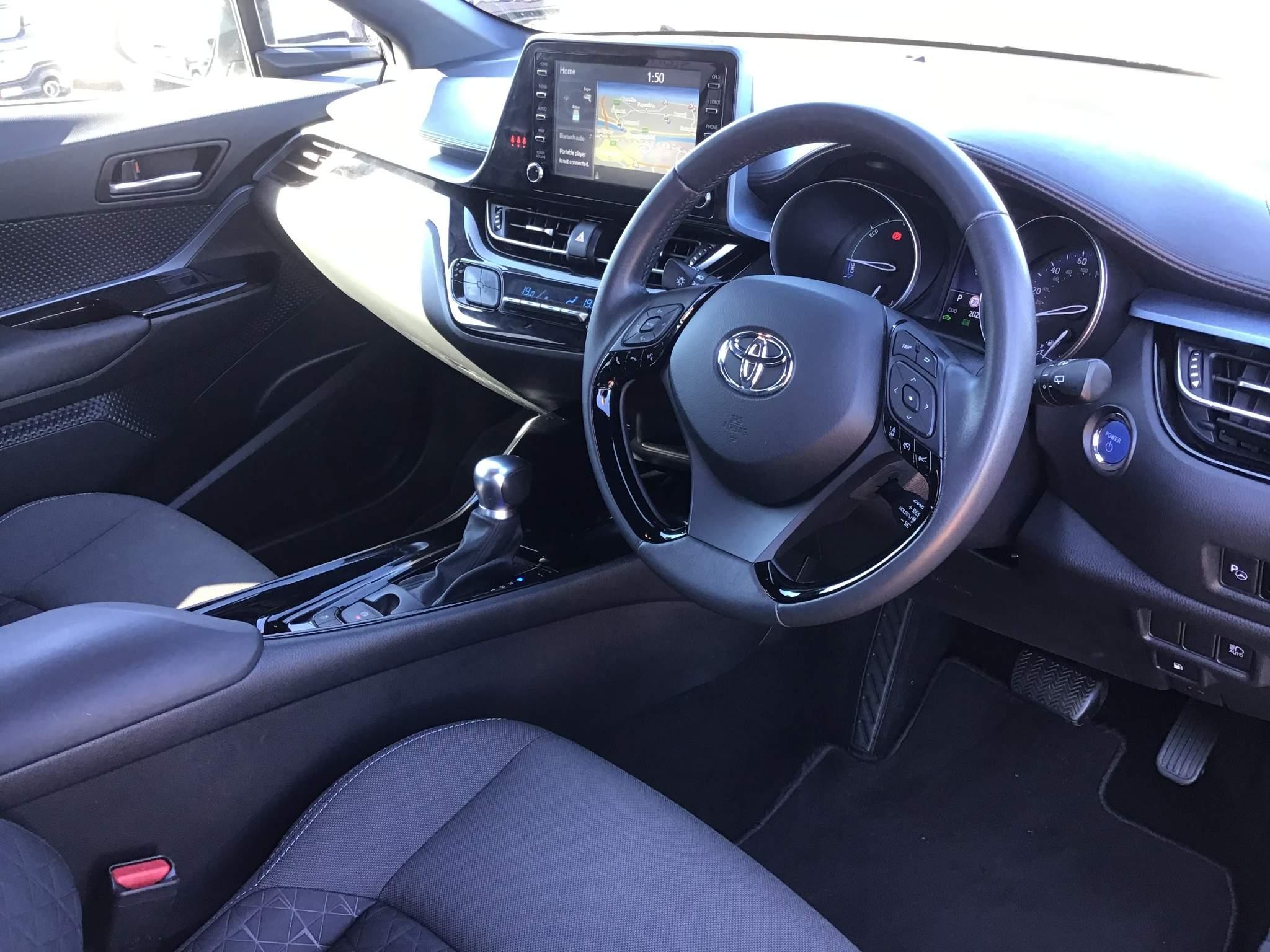 Toyota C-HR Image 15