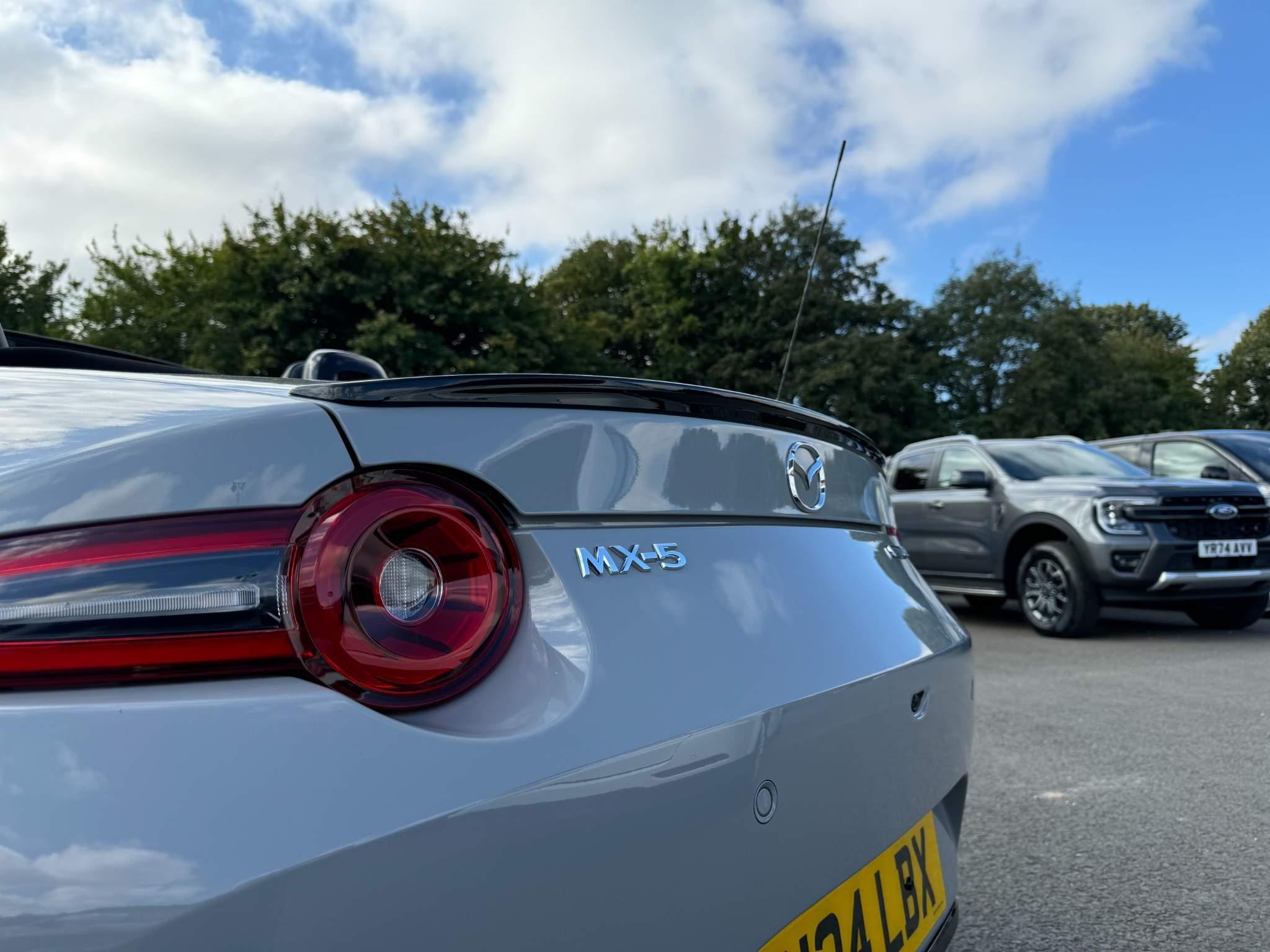 Mazda MX-5 Image 13