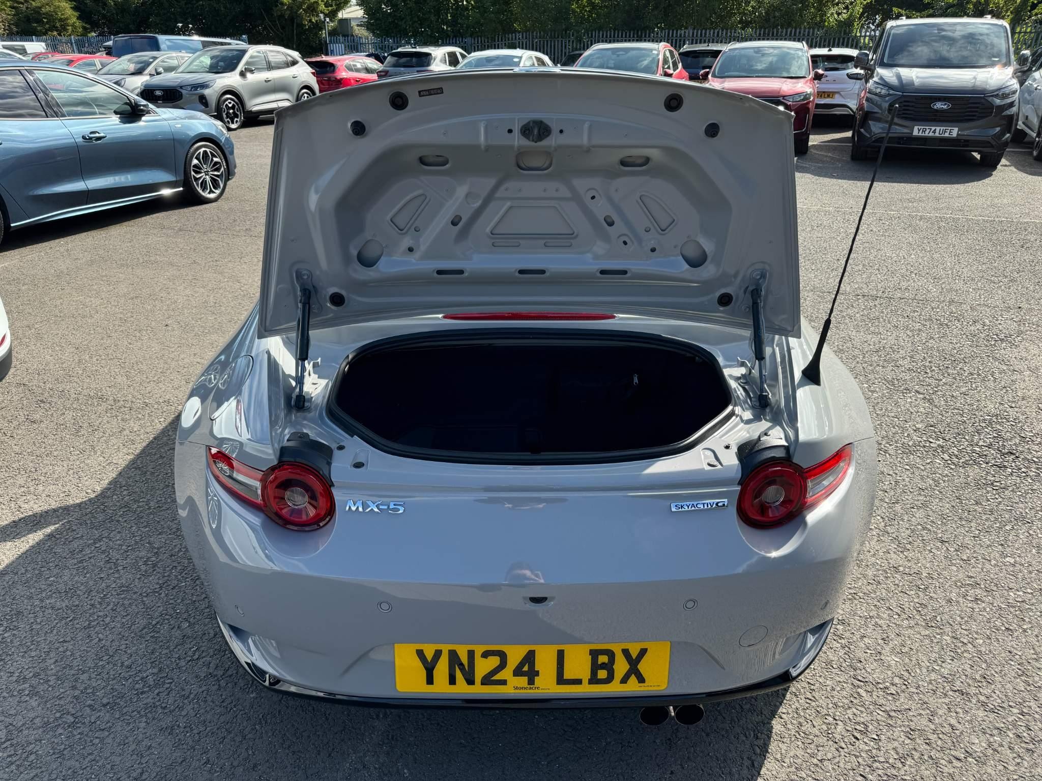 Mazda MX-5 Image 32