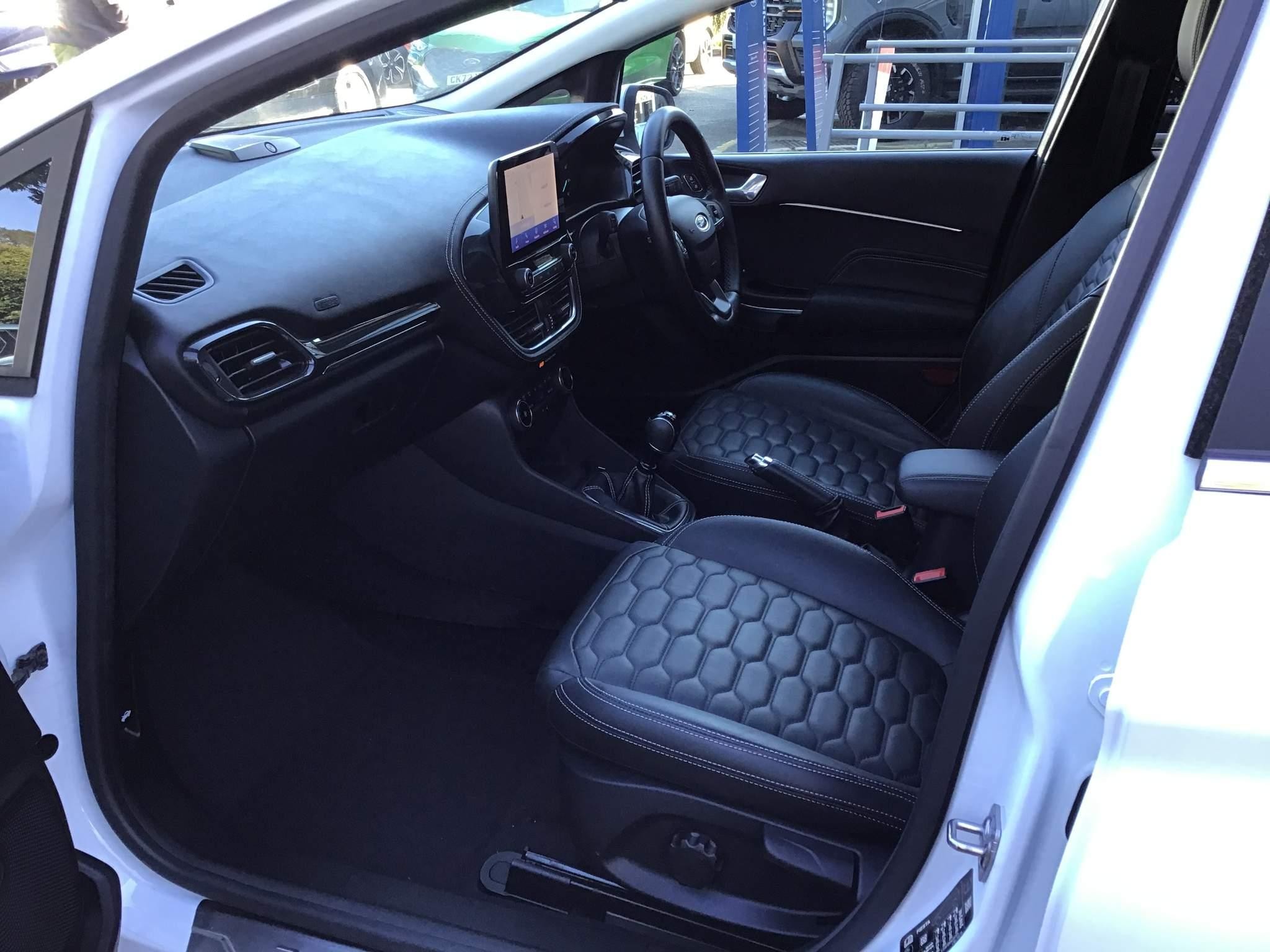 Ford Fiesta Image 17