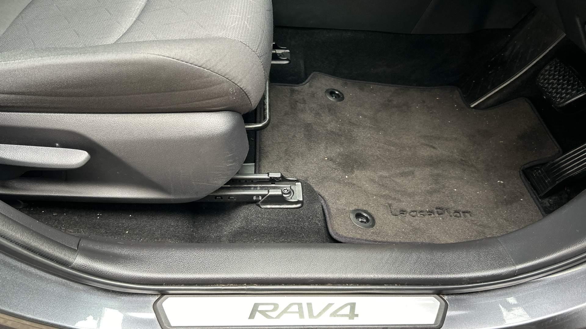 Toyota RAV4 Image 44