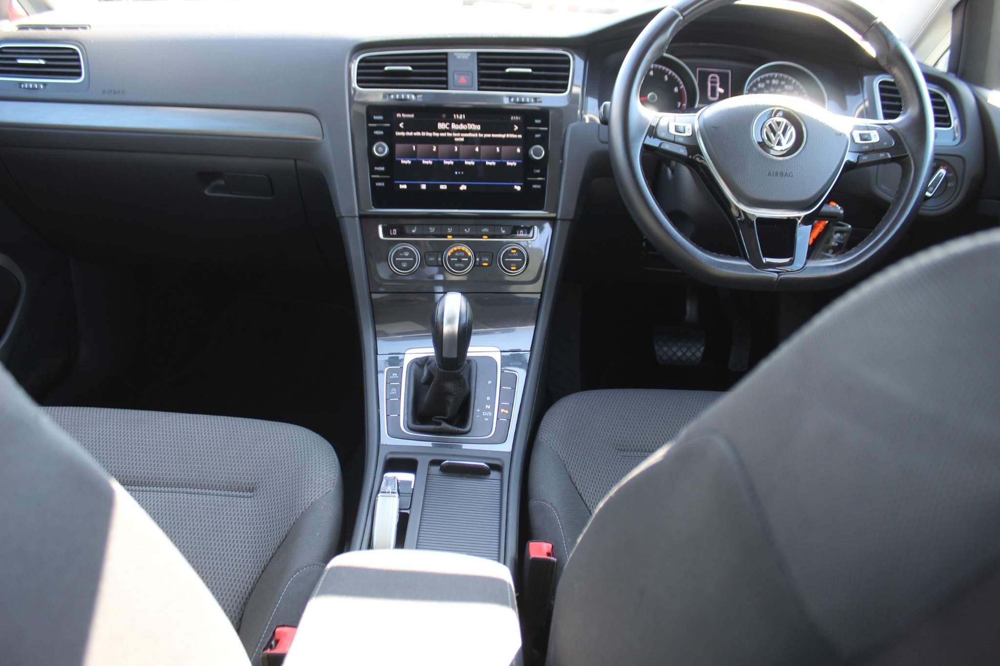 Volkswagen Golf Image 12