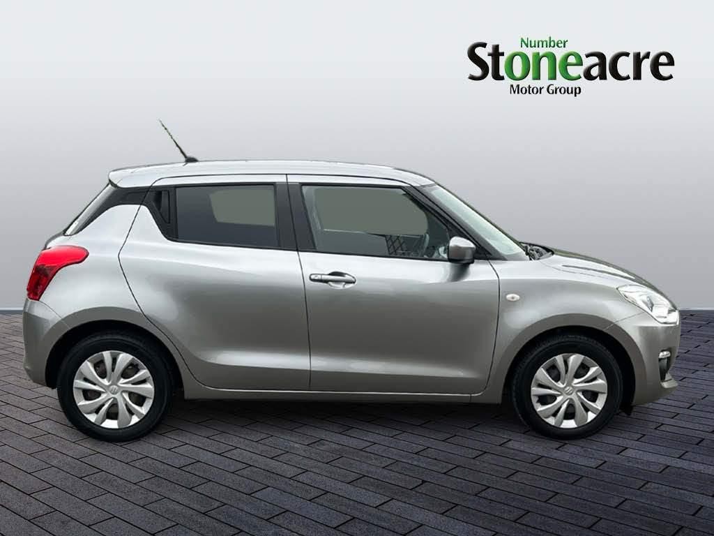 Suzuki Swift Image 2