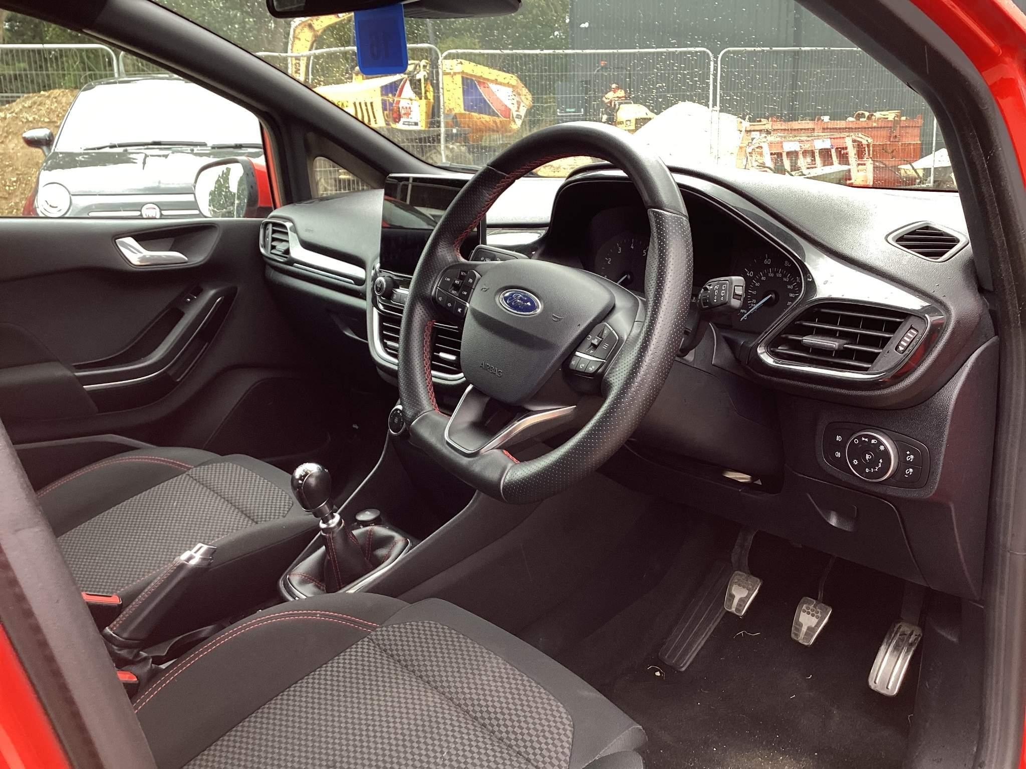 Ford Fiesta Image 11