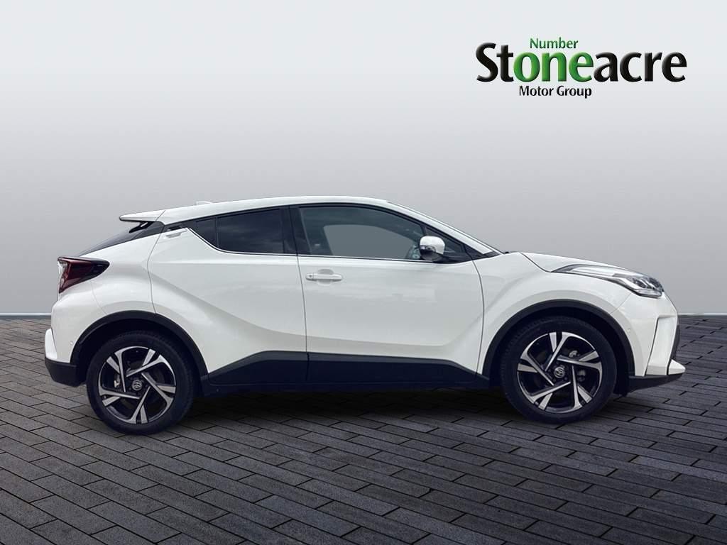 Toyota C-HR Image 2