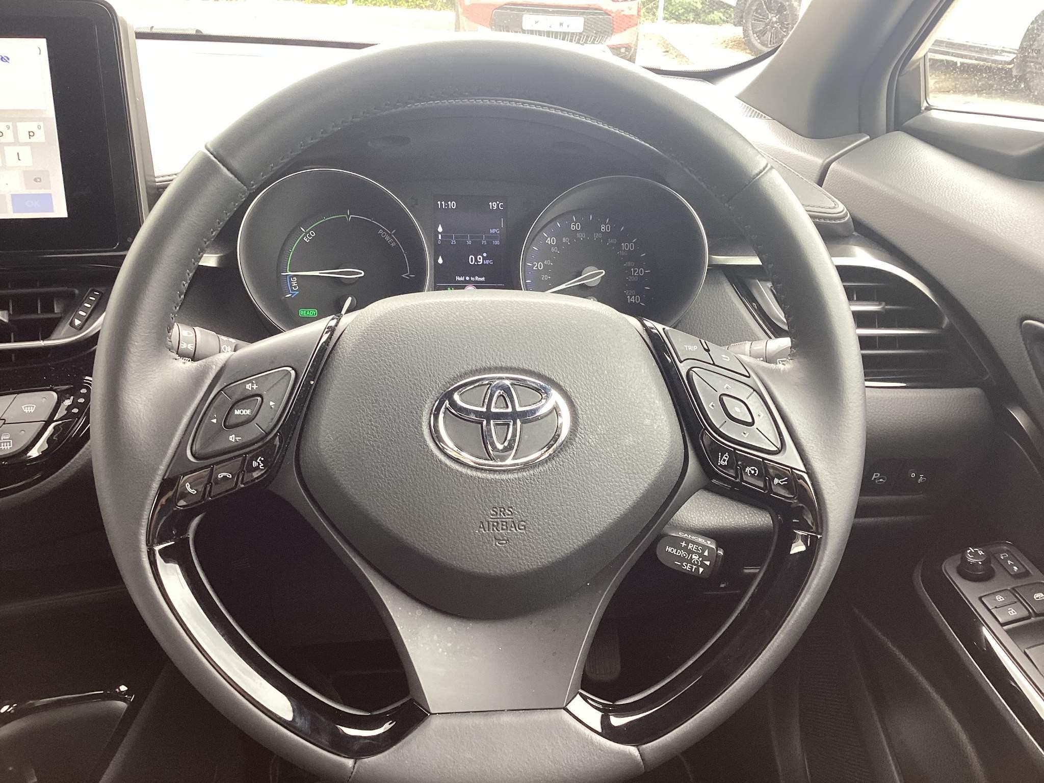 Toyota C-HR Image 16