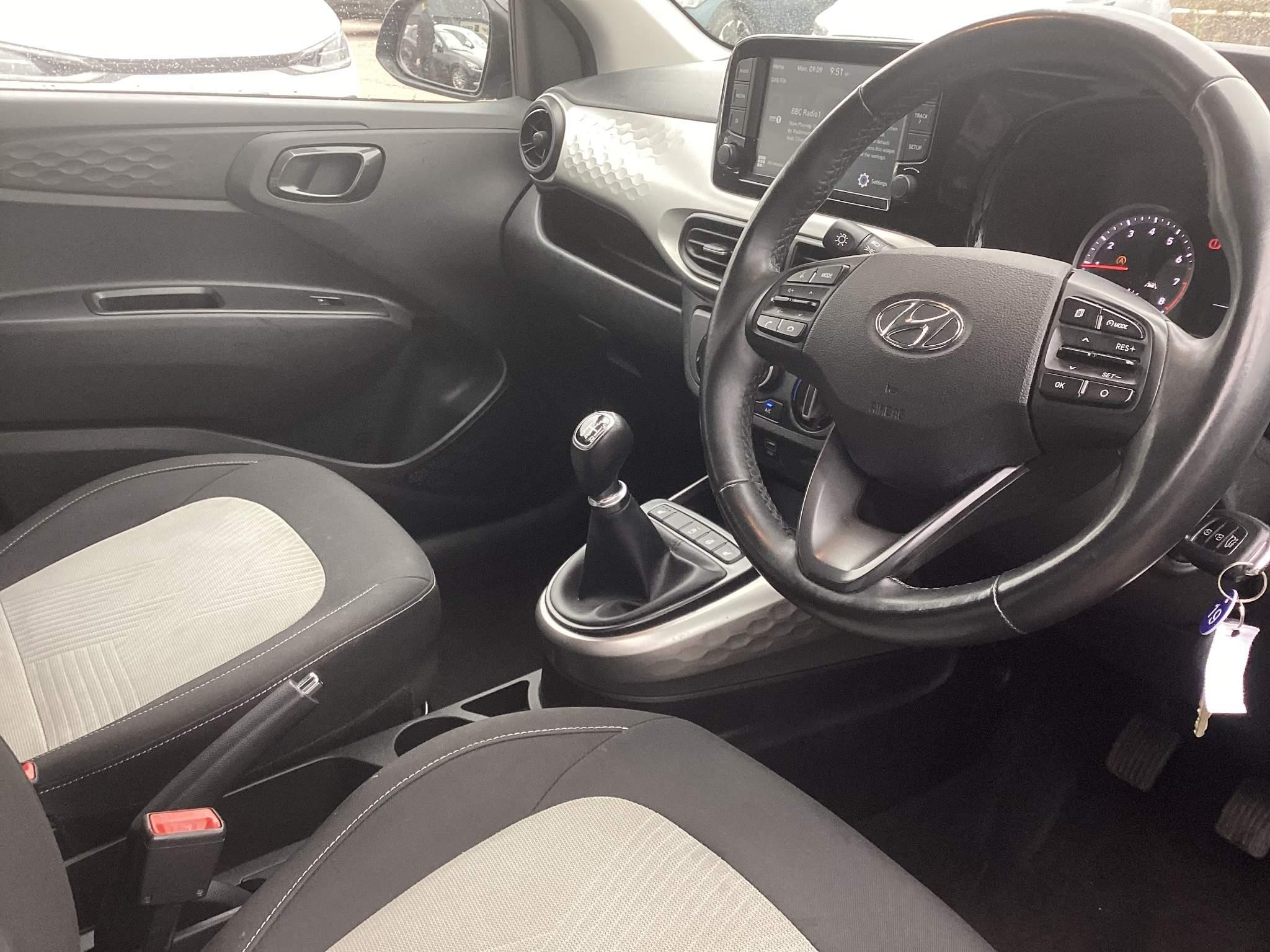 Hyundai i10 Image 11