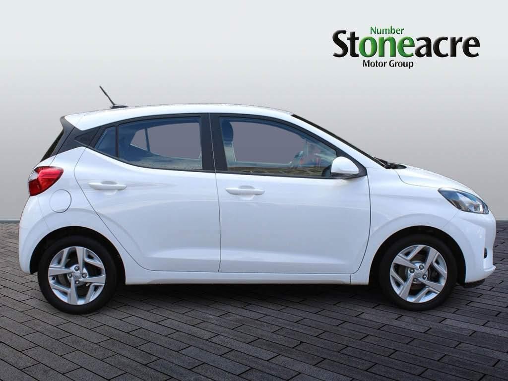 Hyundai i10 Image 2