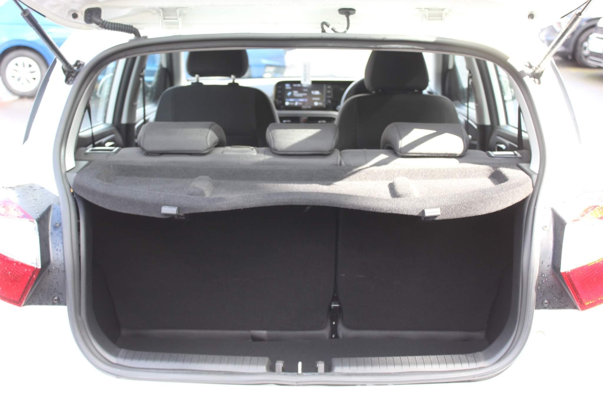 Hyundai i10 Image 10