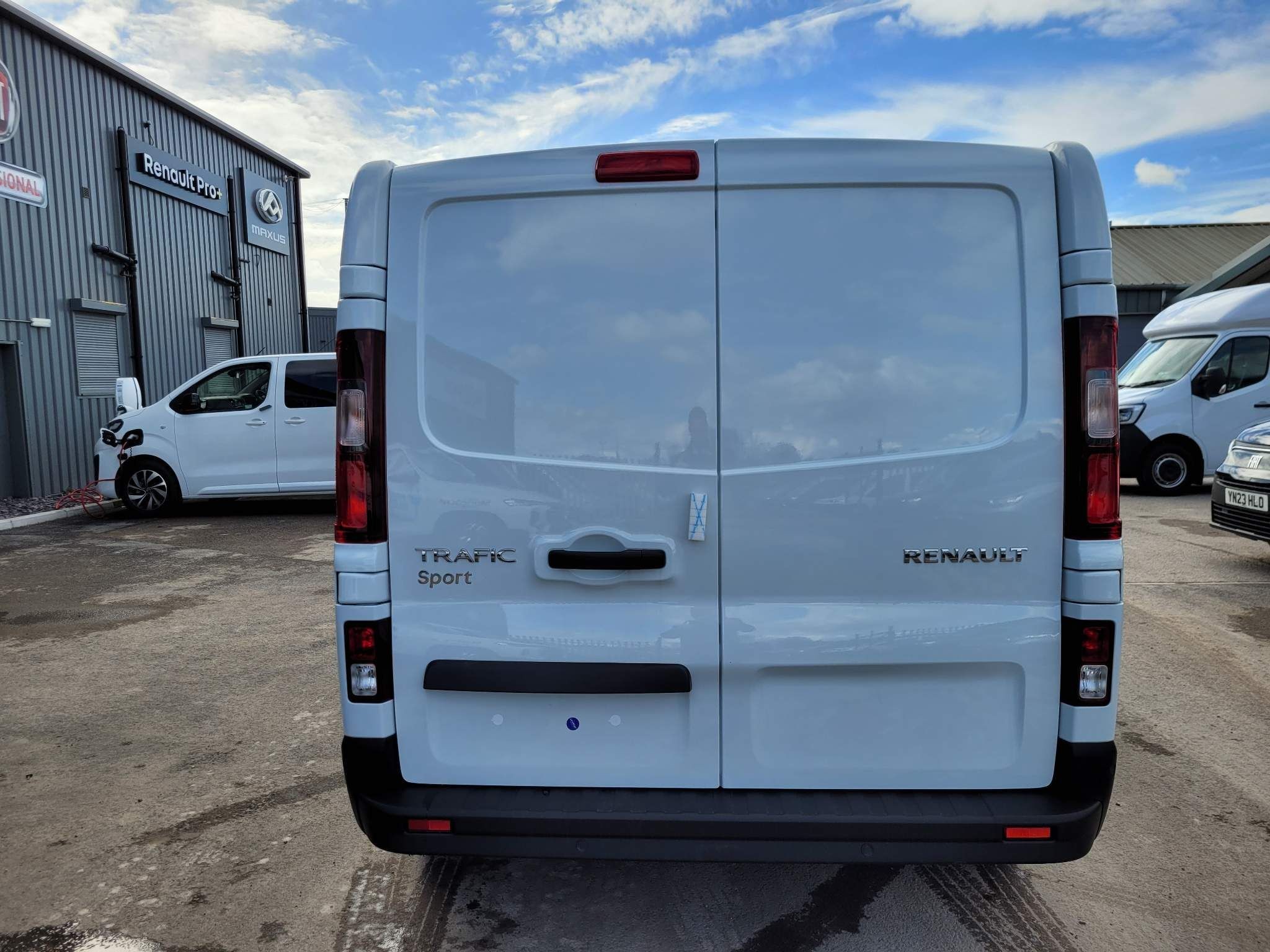 Renault Trafic Image 4