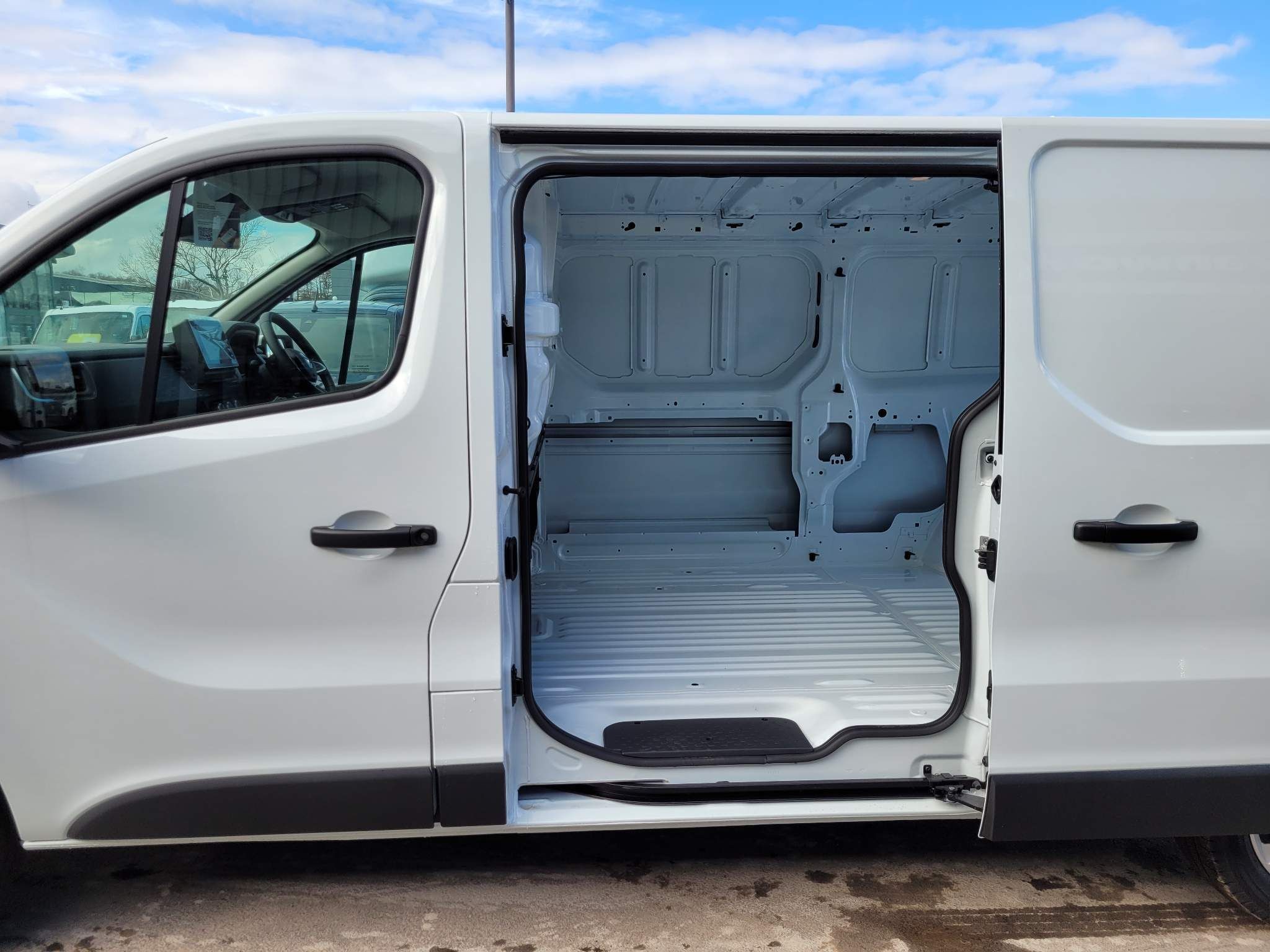 Renault Trafic Image 17